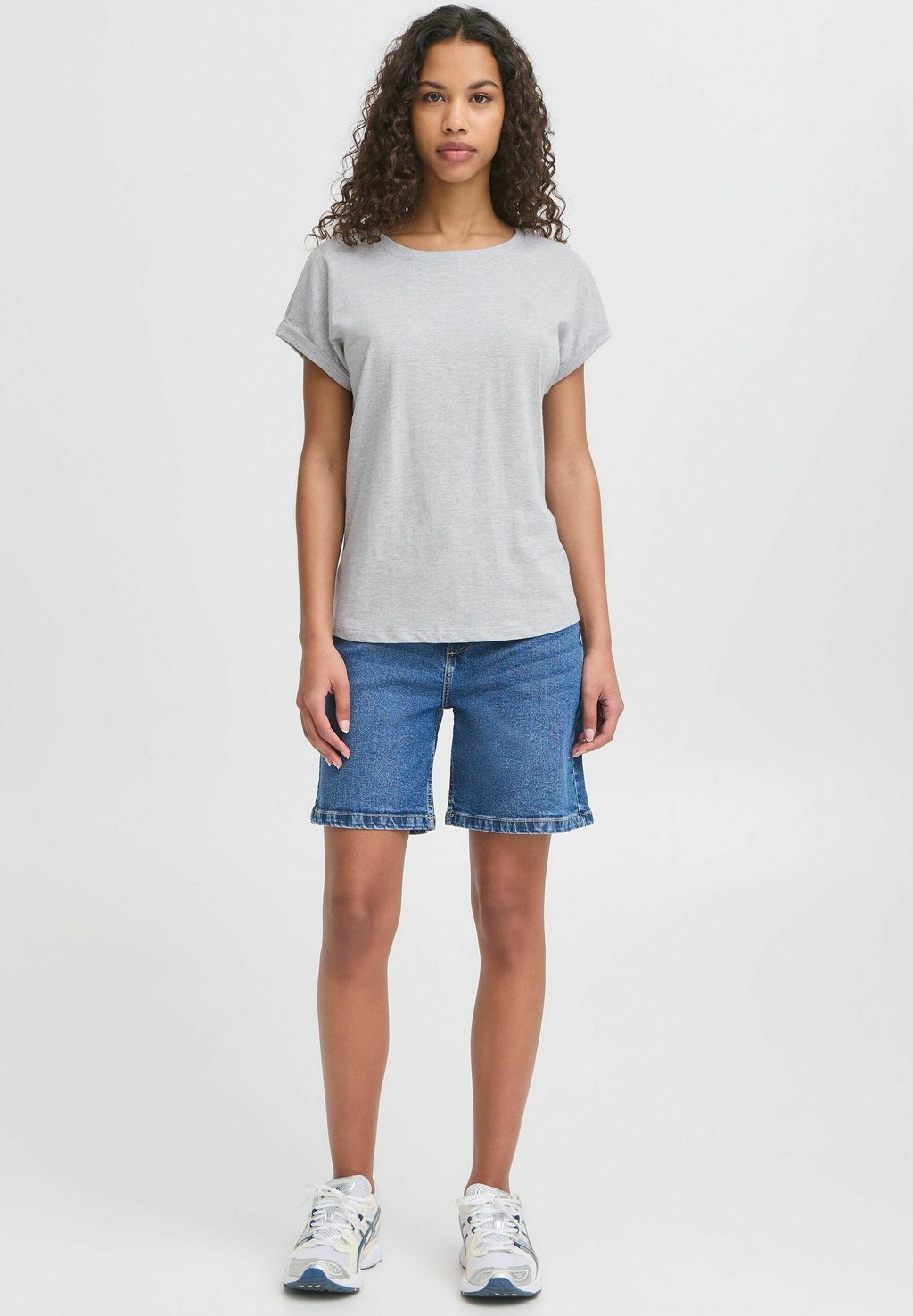 Базовая футболка OXCODA Oxmo, черный
Базовая футболка OXCODA Oxmo, черный