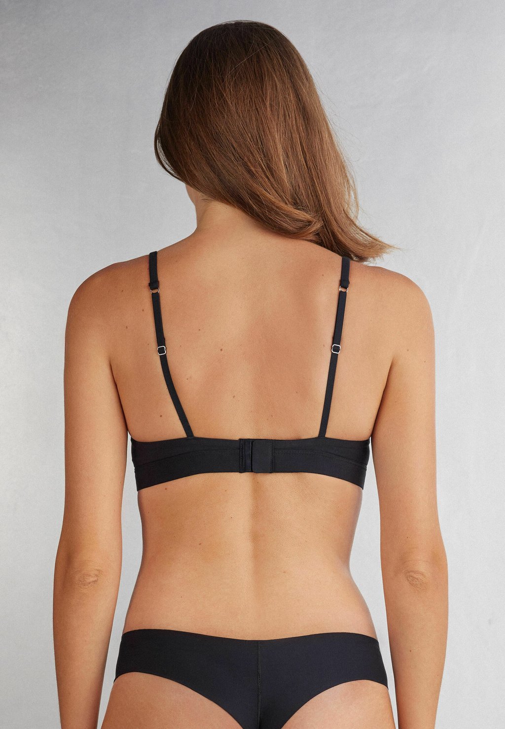 Треугольный бюстгальтер EMMA SUPERIOR COMFORT Intimissimi, черный
Треугольный бюстгальтер EMMA SUPERIOR COMFORT Intimissimi, черный