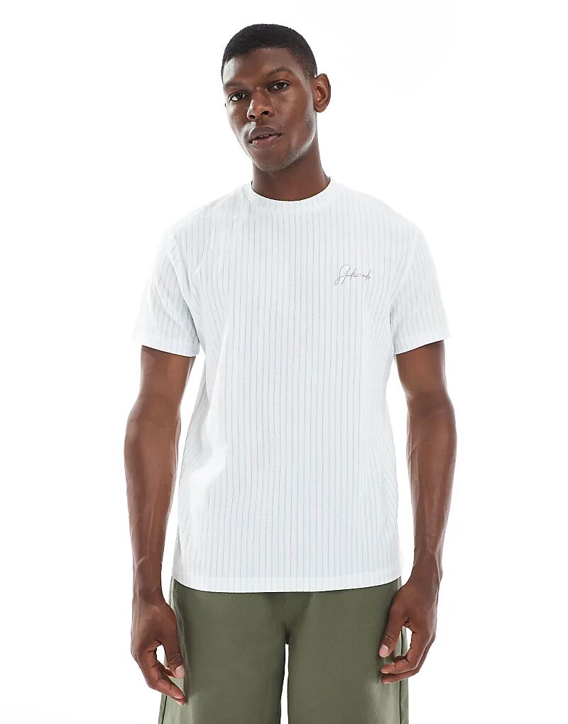 Футболка ASOS DESIGN с вышивкой в фактурную сине-белую полоску
Футболка ASOS DESIGN с вышивкой в фактурную сине-белую полоску