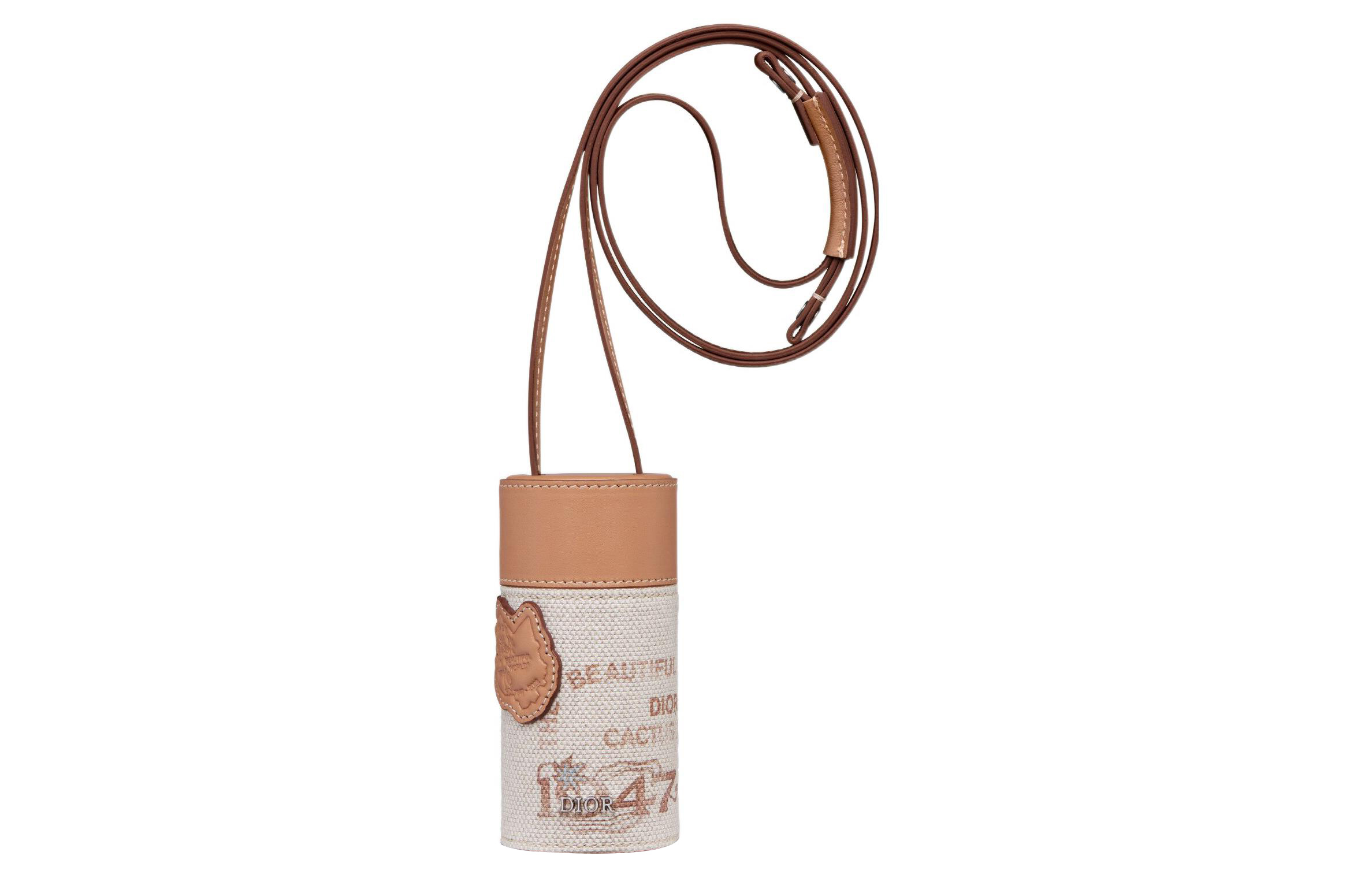 Сумки через плечо DIOR
Сумки через плечо DIOR