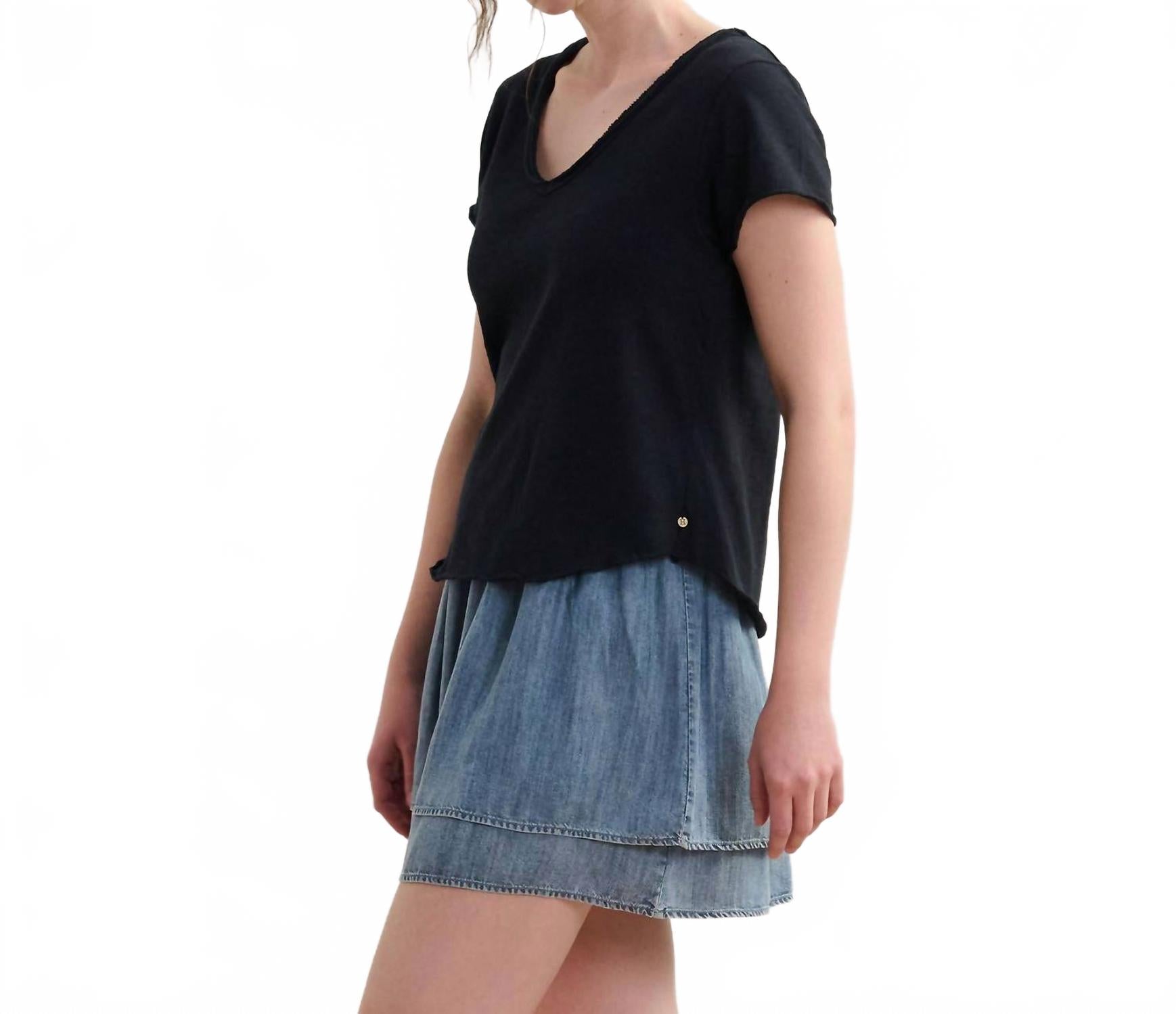 Сэди топ с V-образным вырезом в цвете кавиар блэк Hatley, черный 
Сэди топ с V-образным вырезом в цвете кавиар блэк Hatley, черный