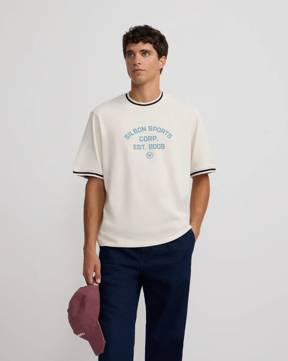 Мужская спортивная футболка специальной посадки кремового цвета Silbon
Мужская спортивная футболка специальной посадки кремового цвета Silbon