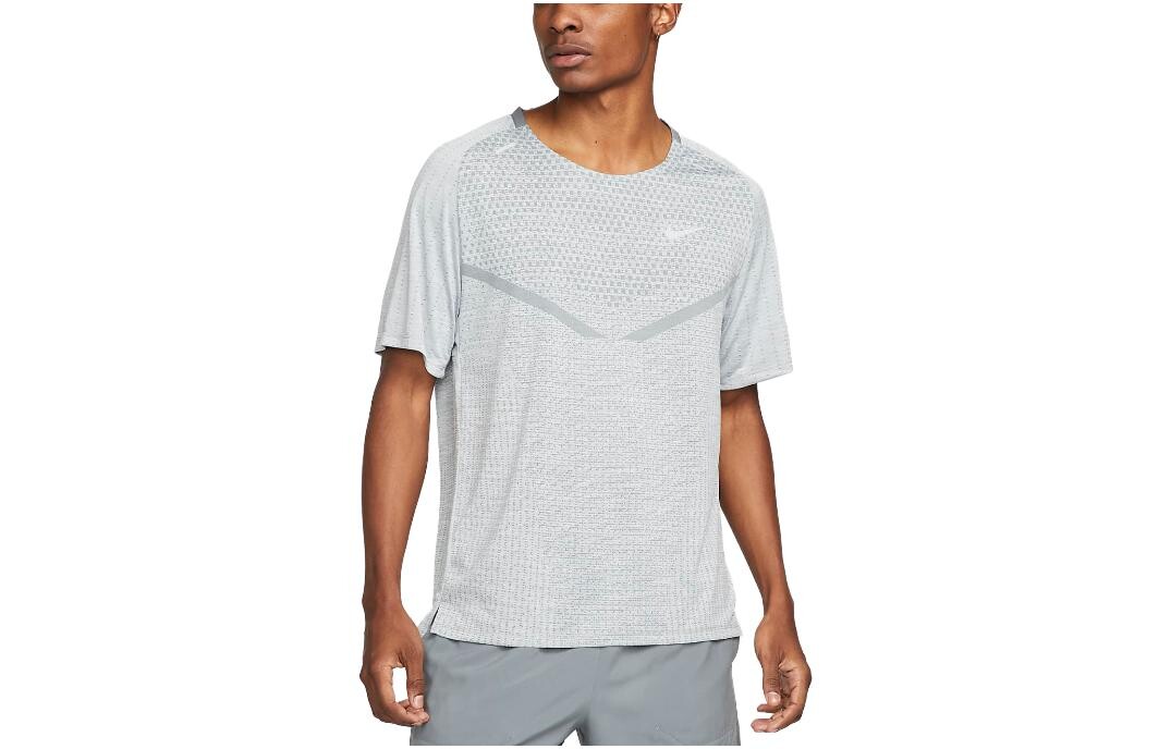 Футболка мужская серебряная Nike, цвет Silver
Футболка мужская серебряная Nike, цвет Silver