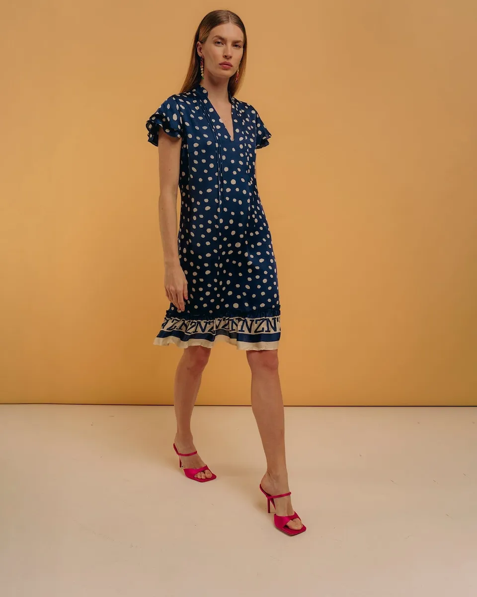Короткое платье с коротким рукавом и сборками Niza, тёмно-синий
Короткое платье с коротким рукавом и сборками Niza, тёмно-синий