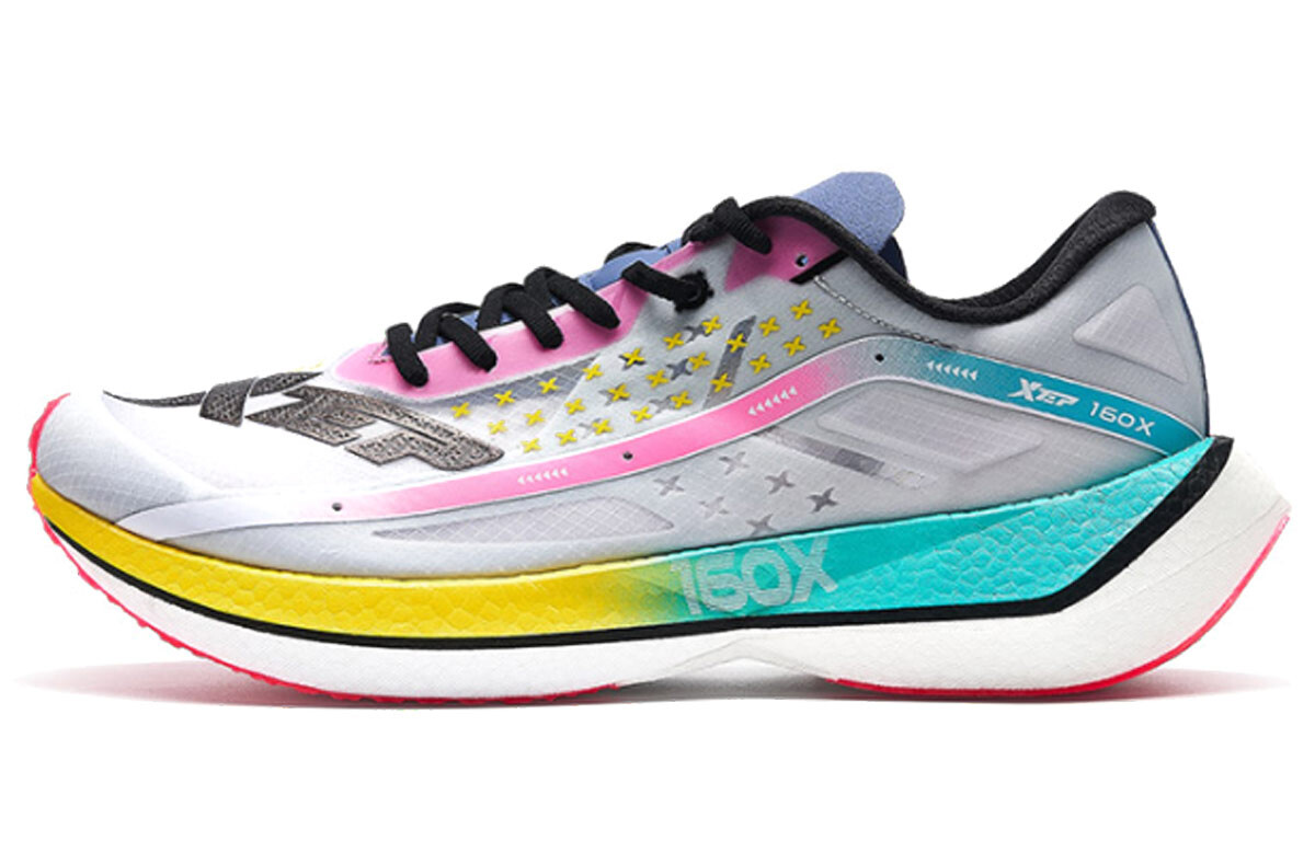 Кроссовки мужские 160X 2.0 с низким верхом, белые/красные Xtep
Кроссовки мужские 160X 2.0 с низким верхом, белые/красные Xtep