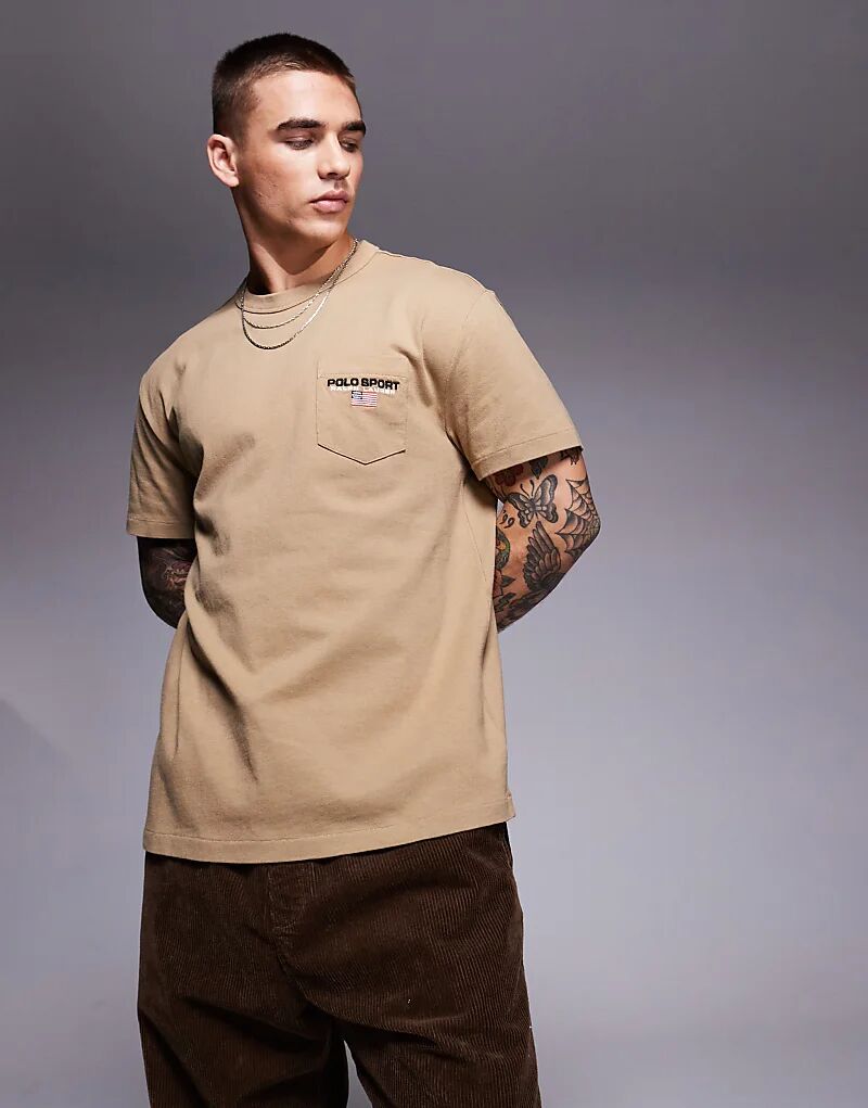 Футболка Sports Capsule с логотипом на кармане, бежевого цвета Polo Ralph Lauren
Футболка Sports Capsule с логотипом на кармане, бежевого цвета Polo Ralph Lauren