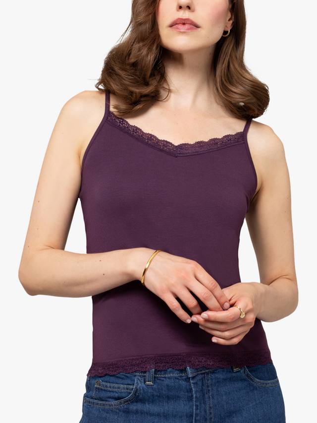 Кружевной топ на бретелях с v-образным вырезом Celtic & Co., цвет Damson
Кружевной топ на бретелях с v-образным вырезом Celtic & Co., цвет Damson