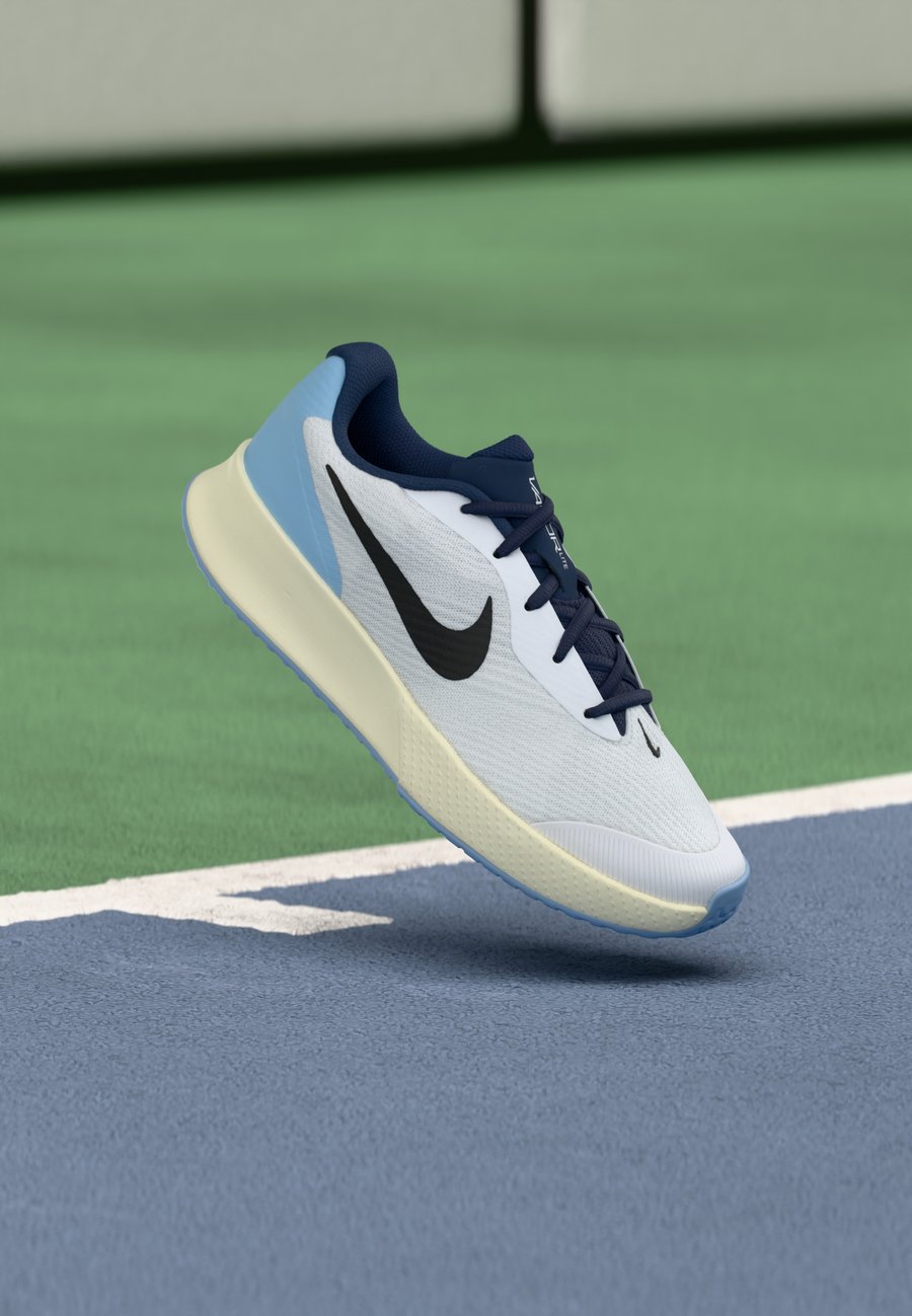 Кроссовки Nike Performance VAPOR LITE 3, White/Midnight Navy/Black/White
Кроссовки Nike Performance VAPOR LITE 3, White/Midnight Navy/Black/White