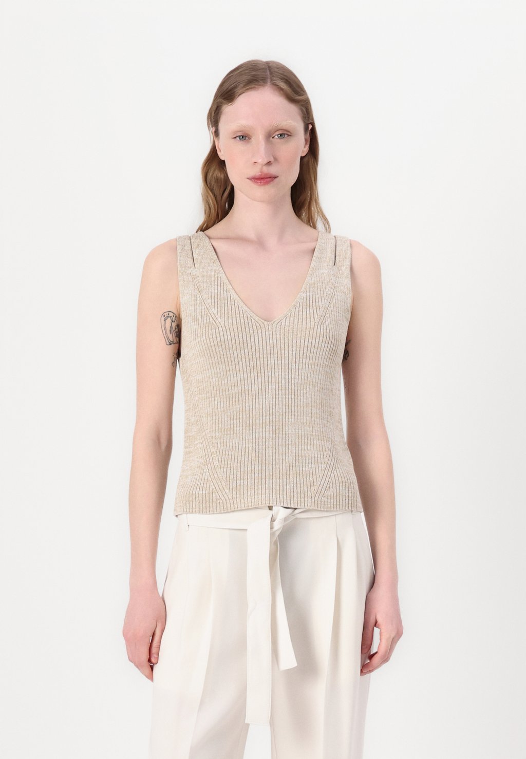 Топ FLANI BOSS, мультиколор
Топ FLANI BOSS, мультиколор