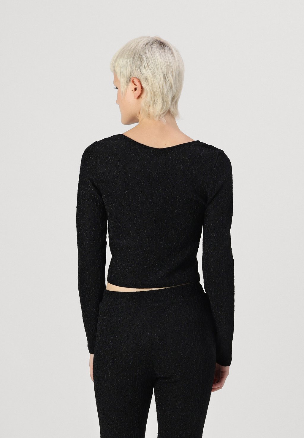 Топ с длинными рукавами NMGILLY CROP Noisy May, черный
Топ с длинными рукавами NMGILLY CROP Noisy May, черный