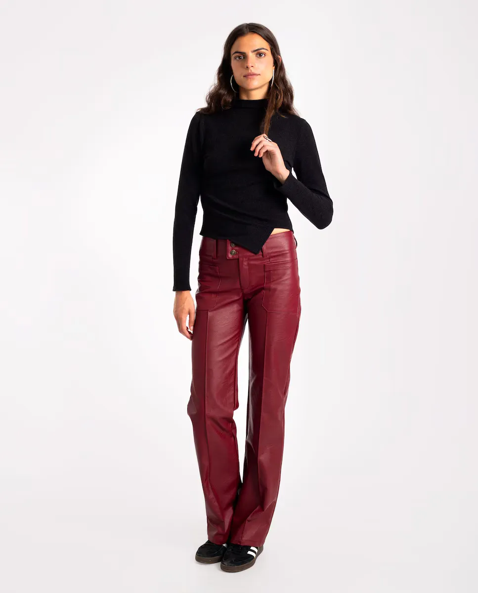 Женские прямые брюки из искусственной кожи оверсайз The-Are, красный
Женские прямые брюки из искусственной кожи оверсайз The-Are, красный