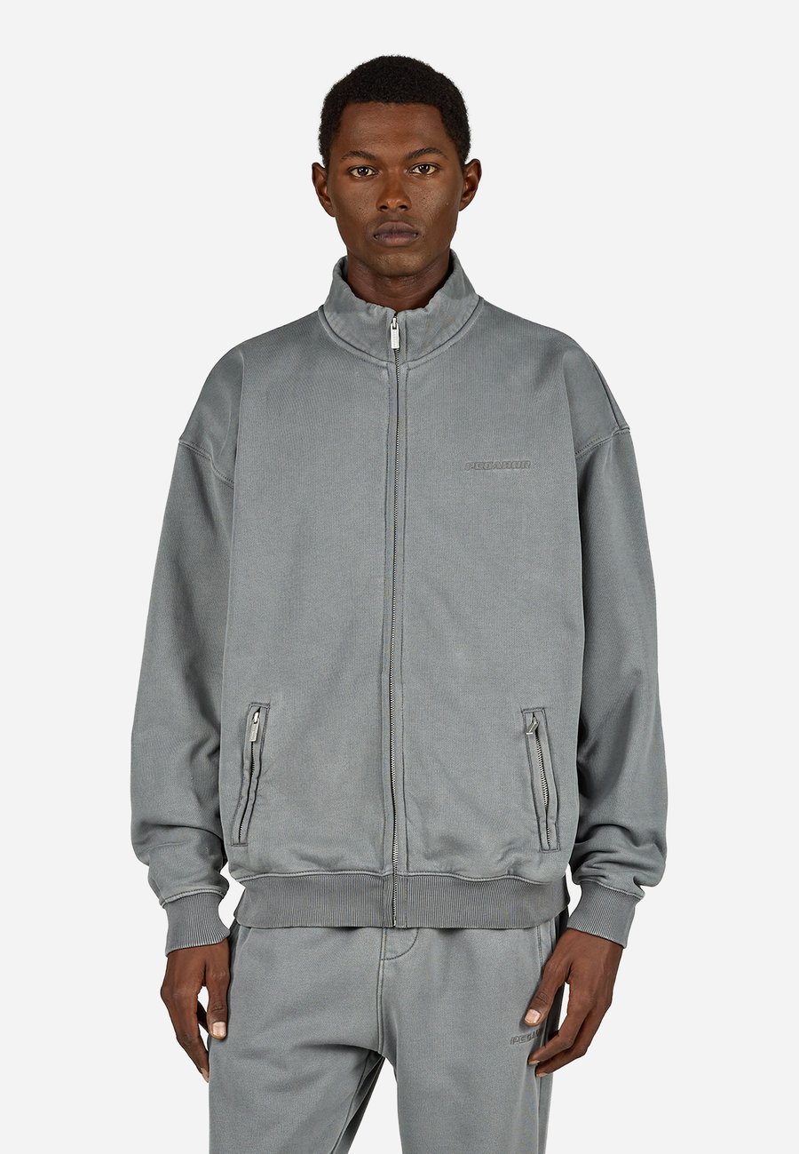 Толстовка Pegador Zip-up sweatshirt, Vintage Grey Grey/Dark Grey
Толстовка Pegador Zip-up sweatshirt, Vintage Grey Grey/Dark Grey