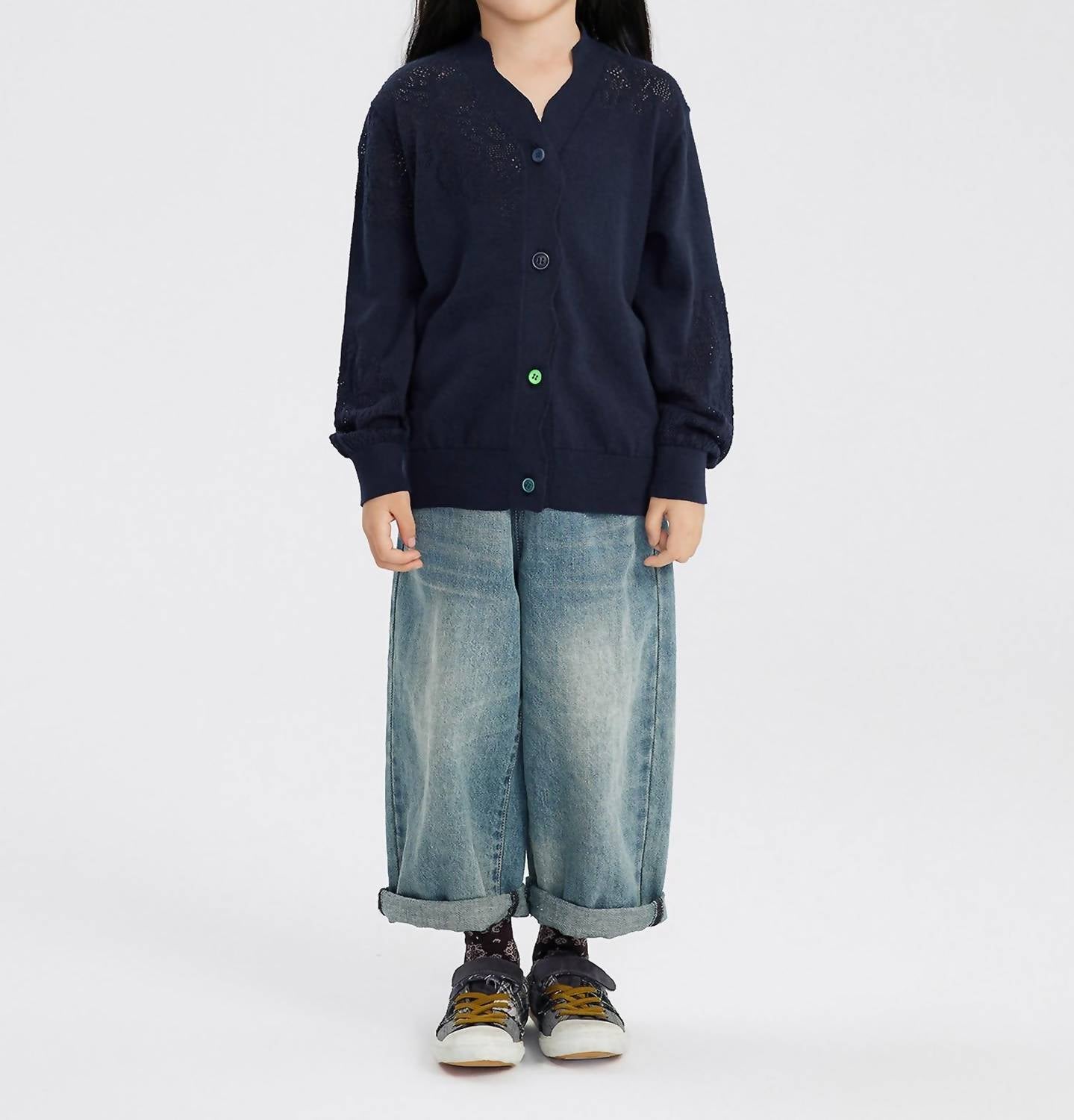 Детский кардиган с кружевной вставкой в темно-синем цвете JNBY
Детский кардиган с кружевной вставкой в темно-синем цвете JNBY