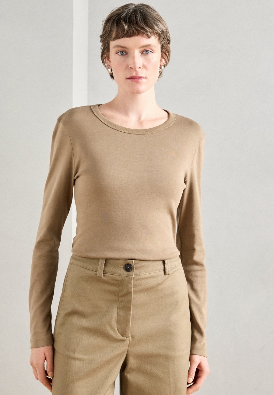 Топ Marc O'Polo CREW NECK, Dusty Earth/Brown
Топ Marc O'Polo CREW NECK, Dusty Earth/Brown