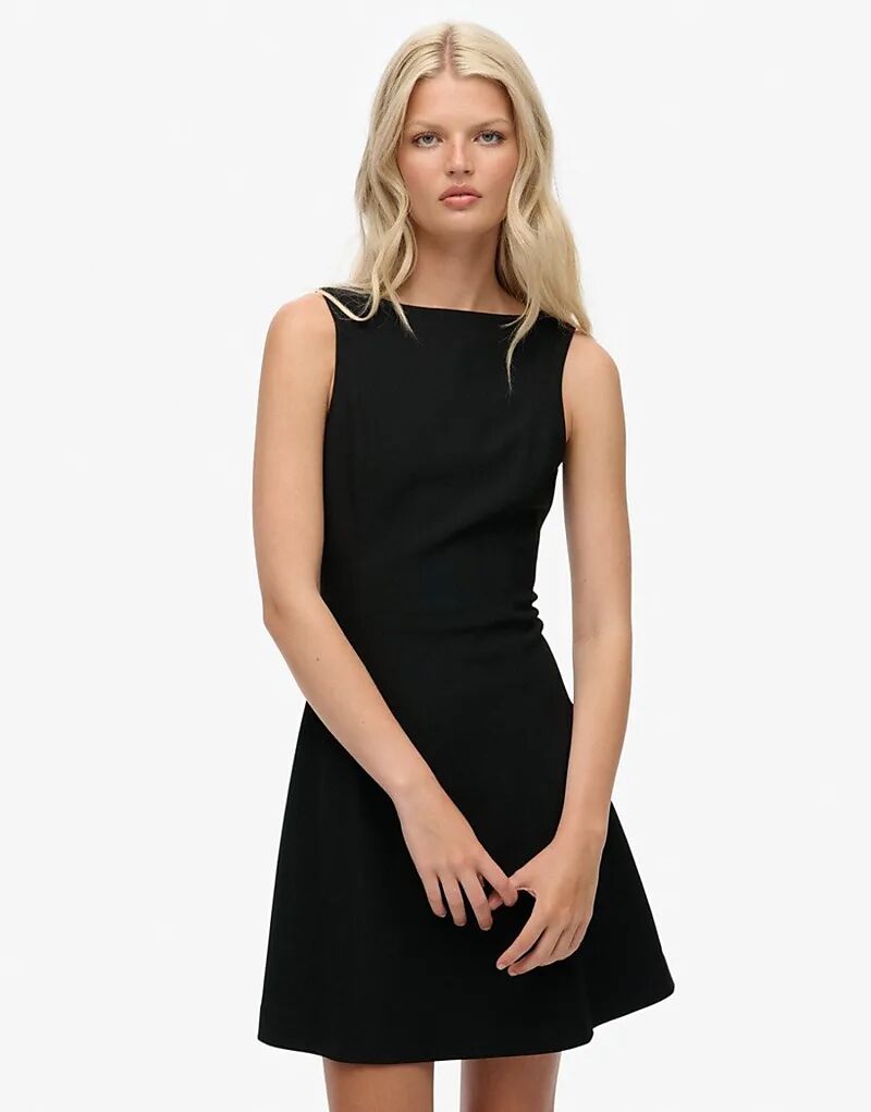 Мини-платье Superdry с глубоким вырезом на спине черного цвета
Мини-платье Superdry с глубоким вырезом на спине черного цвета