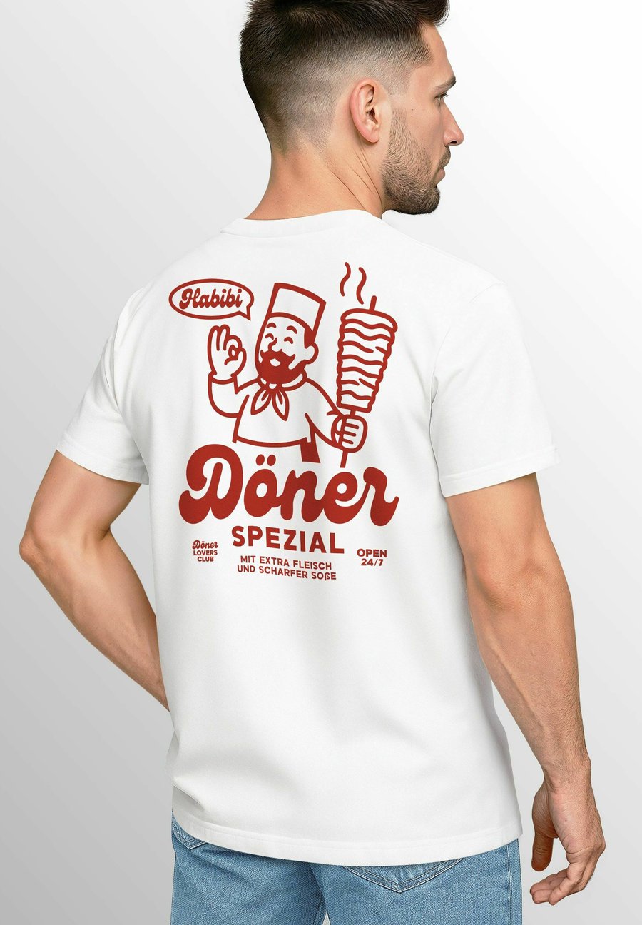 Футболка Neverless BACK DÖNER SPEZIAL FUN MIT WITZIGEM KEBAB, Weiß/White, Белый, Футболка Neverless BACK DÖNER SPEZIAL FUN MIT WITZIGEM KEBAB, Weiß/White
Футболка Neverless BACK DÖNER SPEZIAL FUN MIT WITZIGEM KEBAB, Weiß/White, Белый, Футболка Neverless BACK DÖNER SPEZIAL FUN MIT WITZIGEM KEBAB, Weiß/White