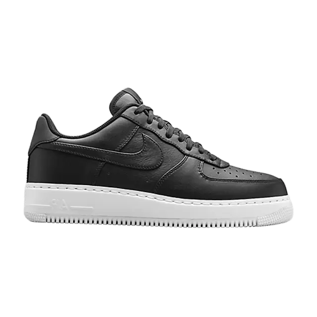 Кроссовки Nike Air Force 1 Low CMFT , черный
Кроссовки Nike Air Force 1 Low CMFT , черный
