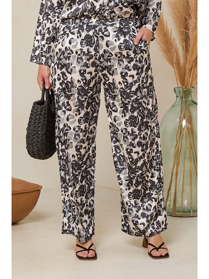 Тканевые брюки Curvy Lady, цвет schwarz/creme
Тканевые брюки Curvy Lady, цвет schwarz/creme