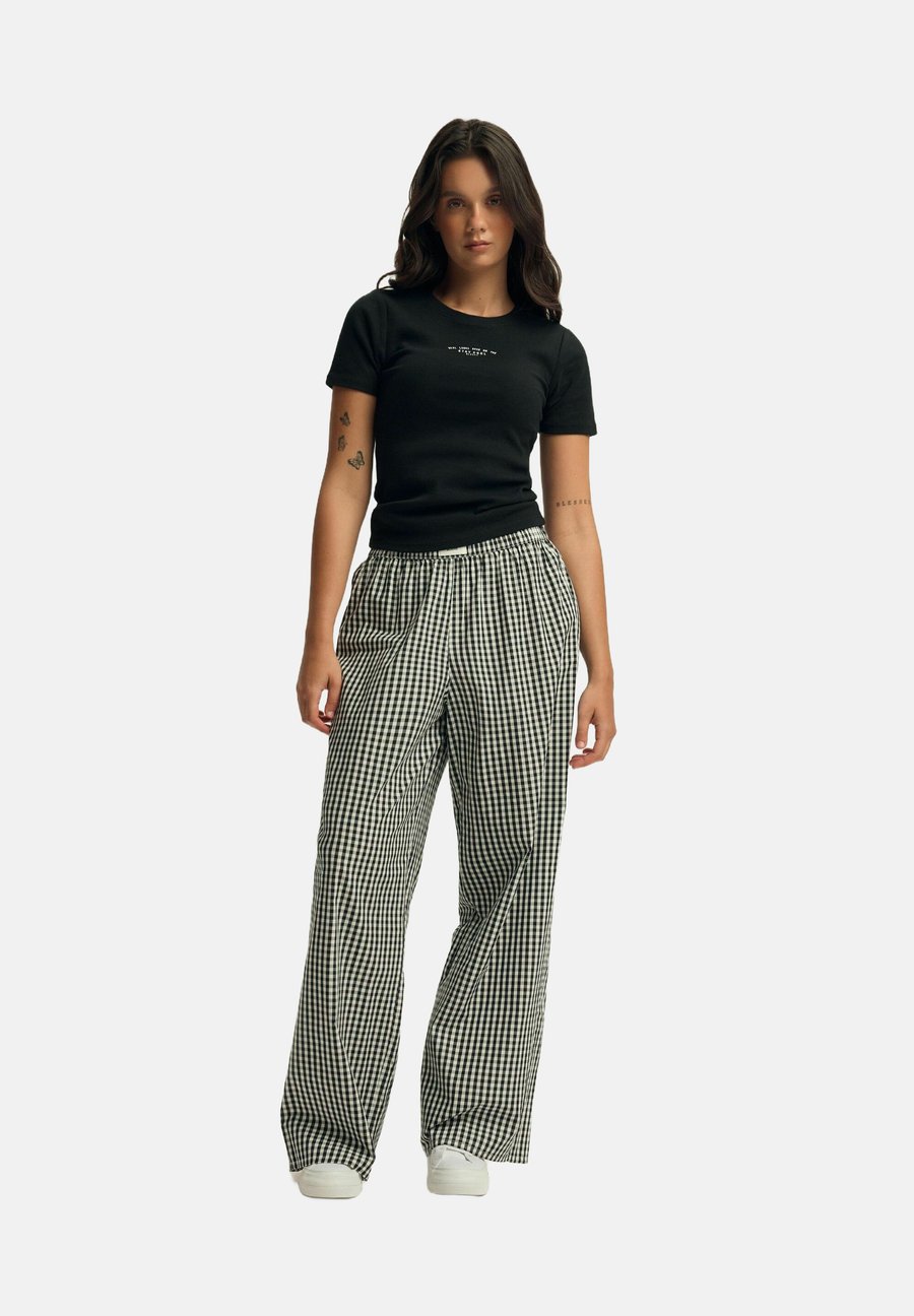 Брюки ESOTIQ LOCKLYN, Black
Брюки ESOTIQ LOCKLYN, Black