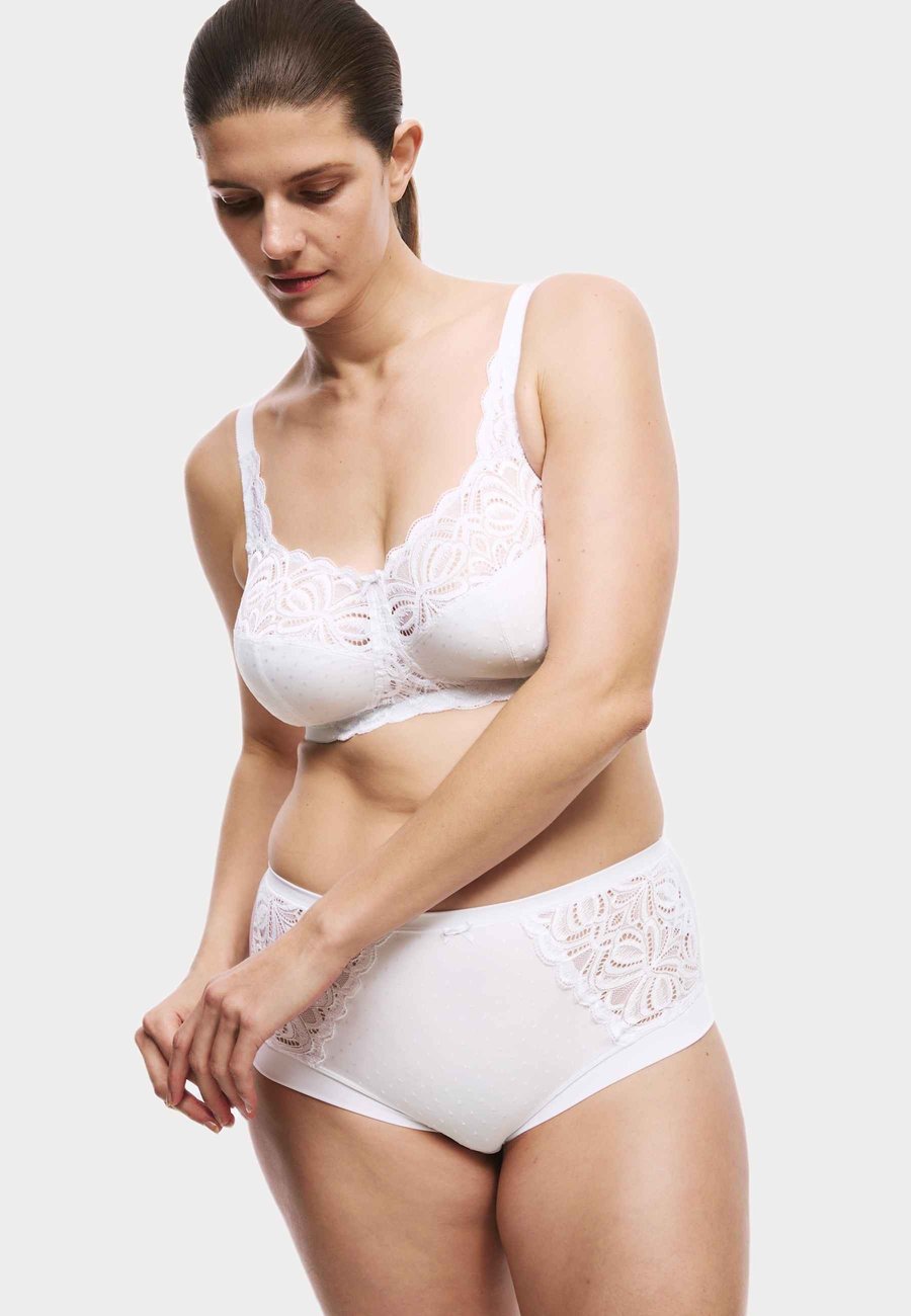 Брифы Marks & Spencer 3PK AMELIA HIGH RISE, White
Брифы Marks & Spencer 3PK AMELIA HIGH RISE, White