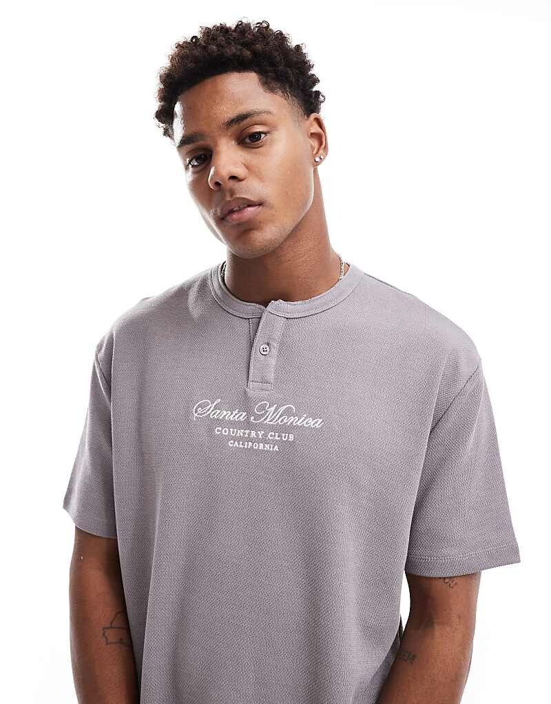 ASOS DESIGN – Зеленая футболка свободного кроя с надписью Санта Моника = на груди
ASOS DESIGN – Зеленая футболка свободного кроя с надписью Санта Моника = на груди