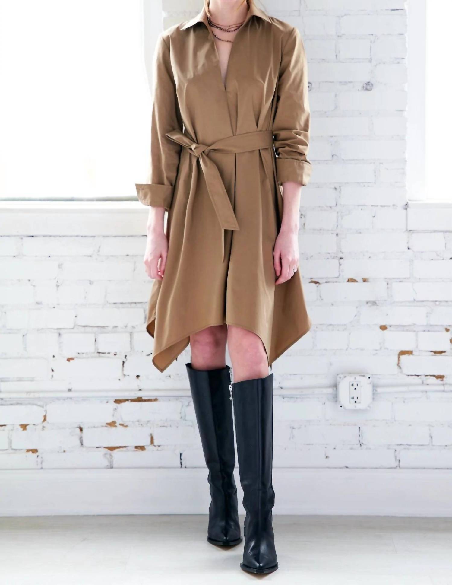 Платье Harrison Float в оливковом цвете Finley
Платье Harrison Float в оливковом цвете Finley