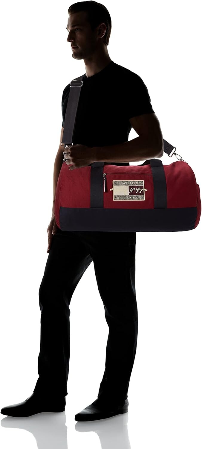 Мужская фирменная дорожная сумка Tommy Hilfiger
Мужская фирменная дорожная сумка Tommy Hilfiger