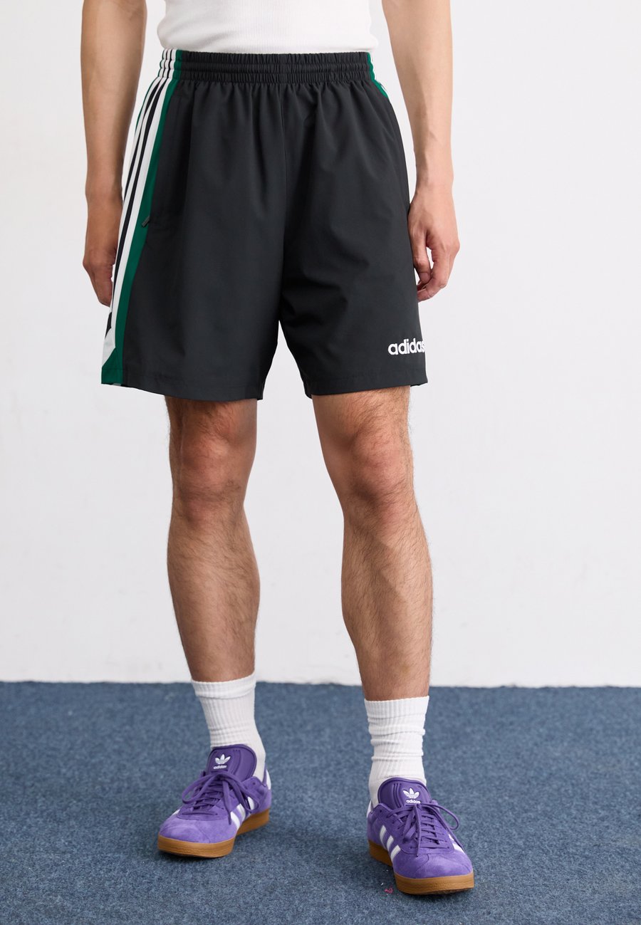 Шорты Adidas Originals Shorts, Black
Шорты Adidas Originals Shorts, Black
