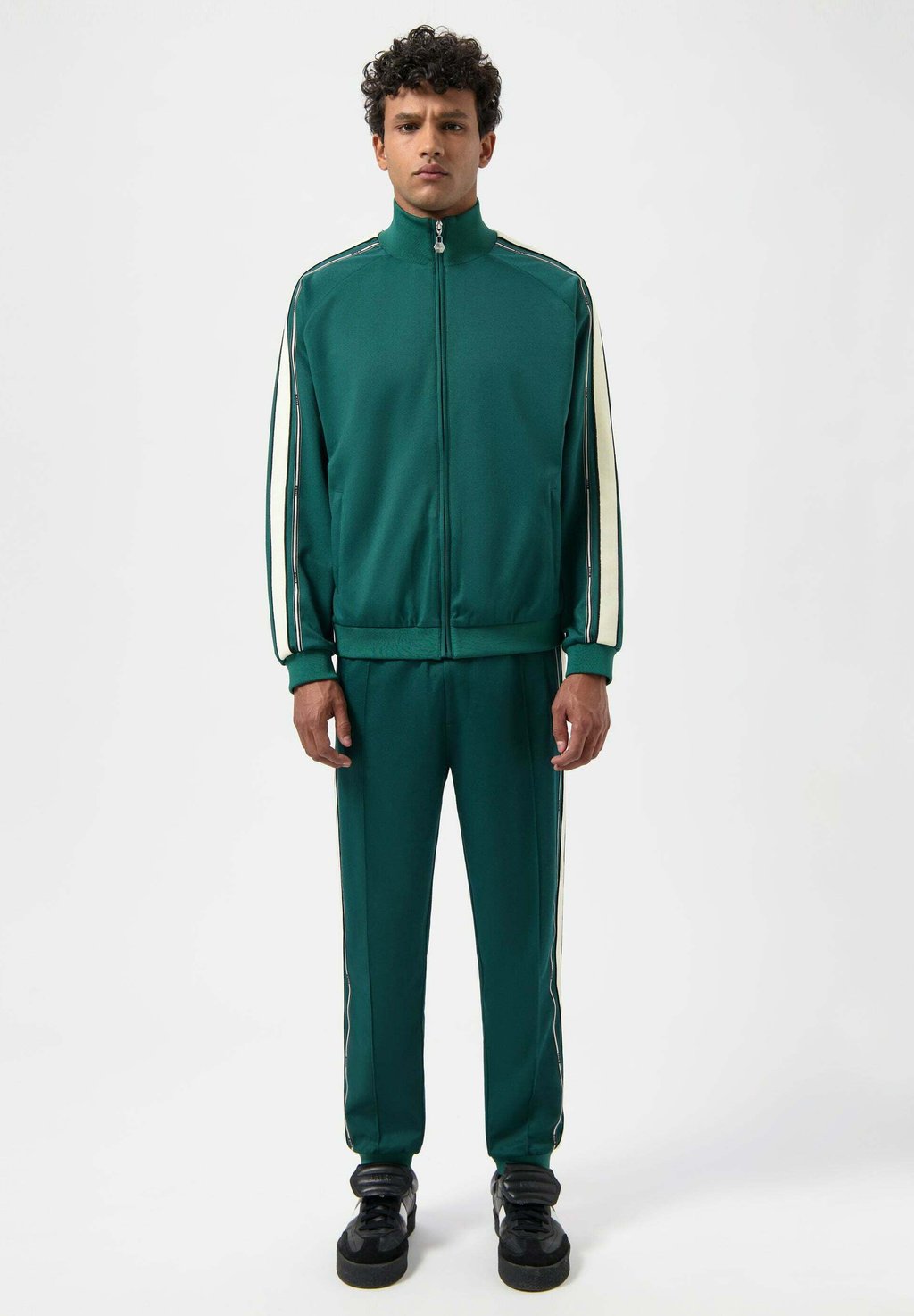 Толстовка на молнии TAPE TRACK - Bomber Jacket BALR., темно-зеленый 
Толстовка на молнии TAPE TRACK - Bomber Jacket BALR., темно-зеленый