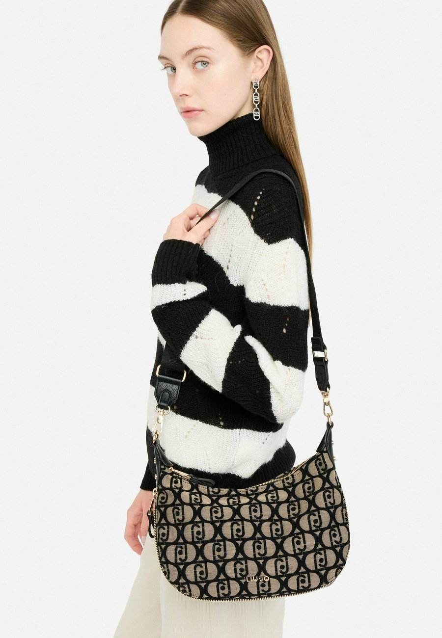 Сумка LIU JO Handbag, Black
Сумка LIU JO Handbag, Black