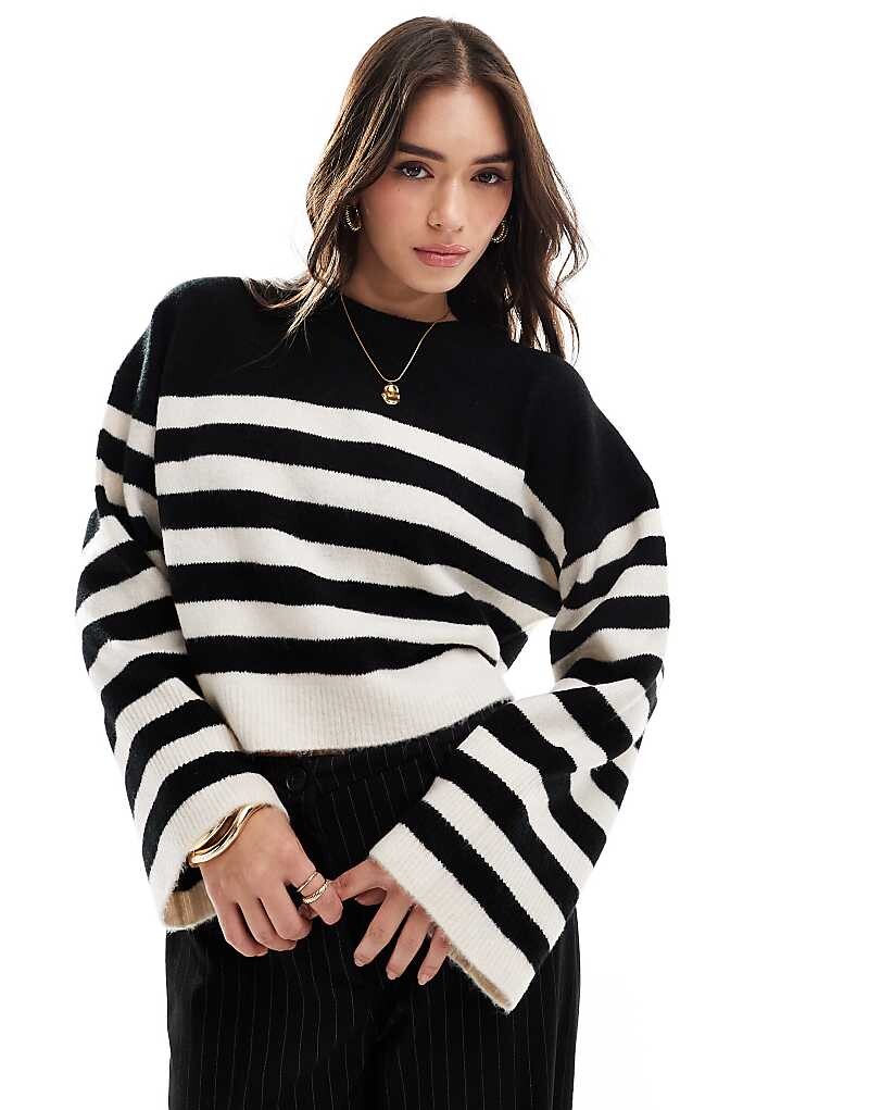 ASOS DESIGN – Свободный свитер в черно-белую полоску с круглым вырезом и широкими манжетами
ASOS DESIGN – Свободный свитер в черно-белую полоску с круглым вырезом и широкими манжетами
