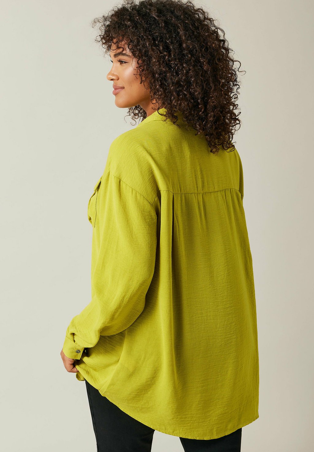 Блузка на пуговицах UTILITY Evans, зеленый 
Блузка на пуговицах UTILITY Evans, зеленый