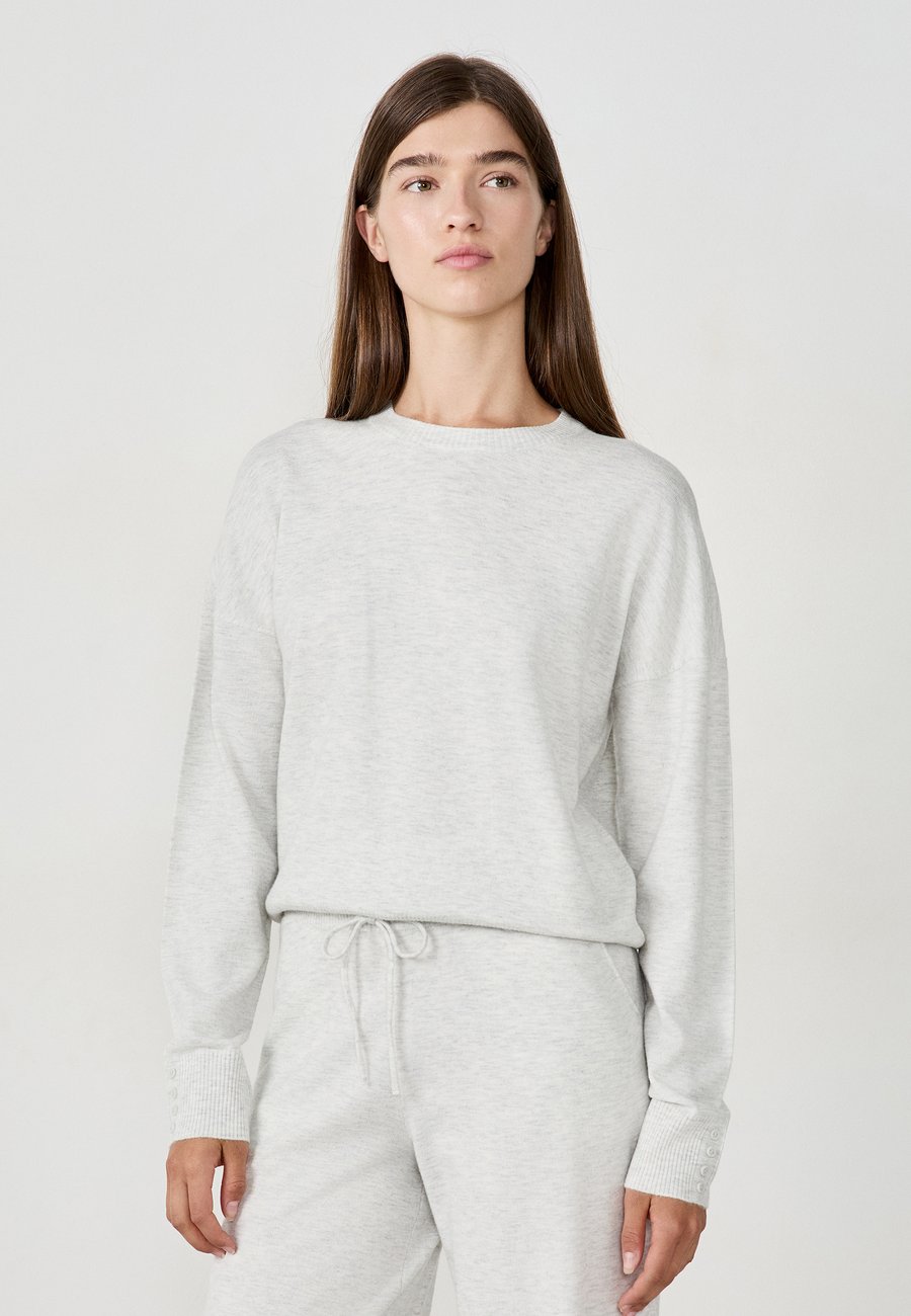 Пижамный топ Etam GILANE, Light Grey
Пижамный топ Etam GILANE, Light Grey