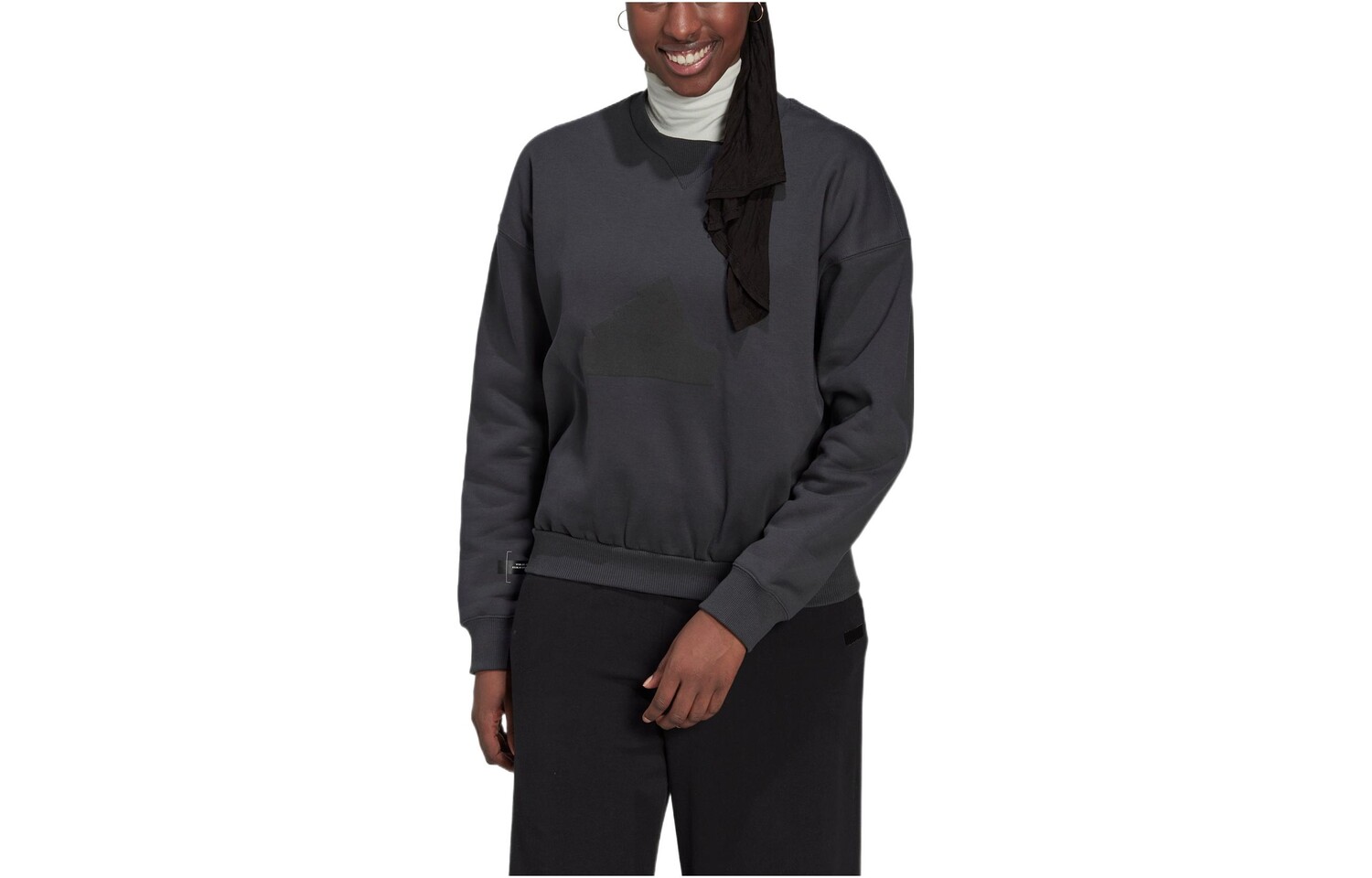 Толстовка женская черная Adidas
Толстовка женская черная Adidas