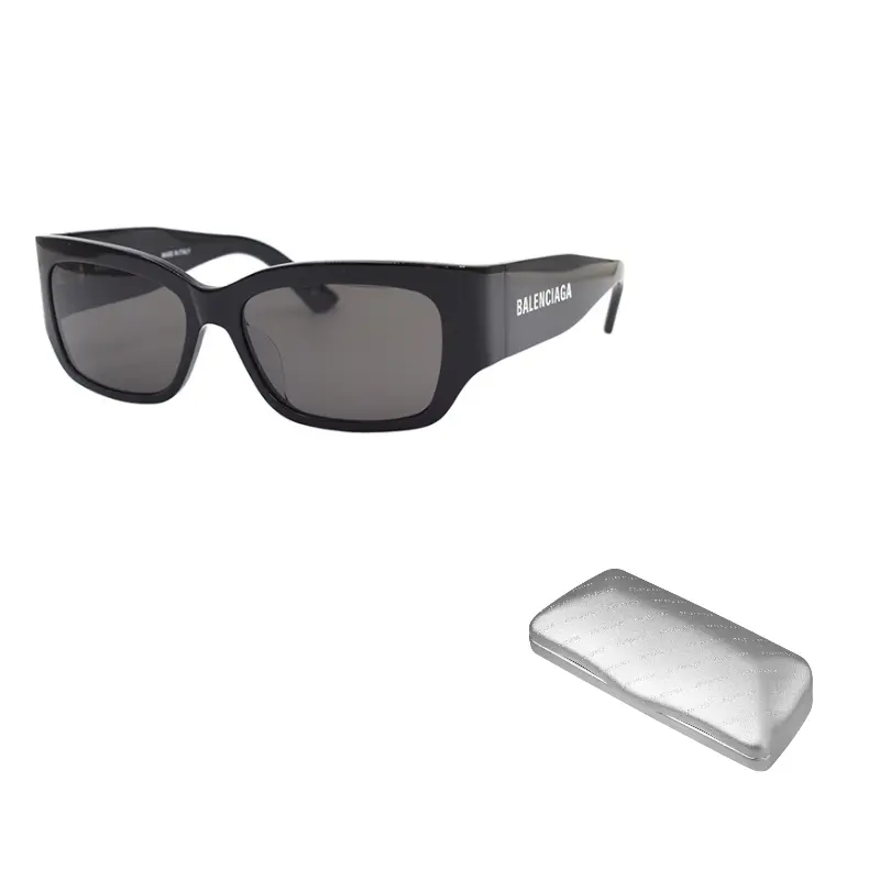 Balenciaga Прямоугольные солнцезащитные очки с пластиковой оправой Unisex, Black
Balenciaga Прямоугольные солнцезащитные очки с пластиковой оправой Unisex, Black