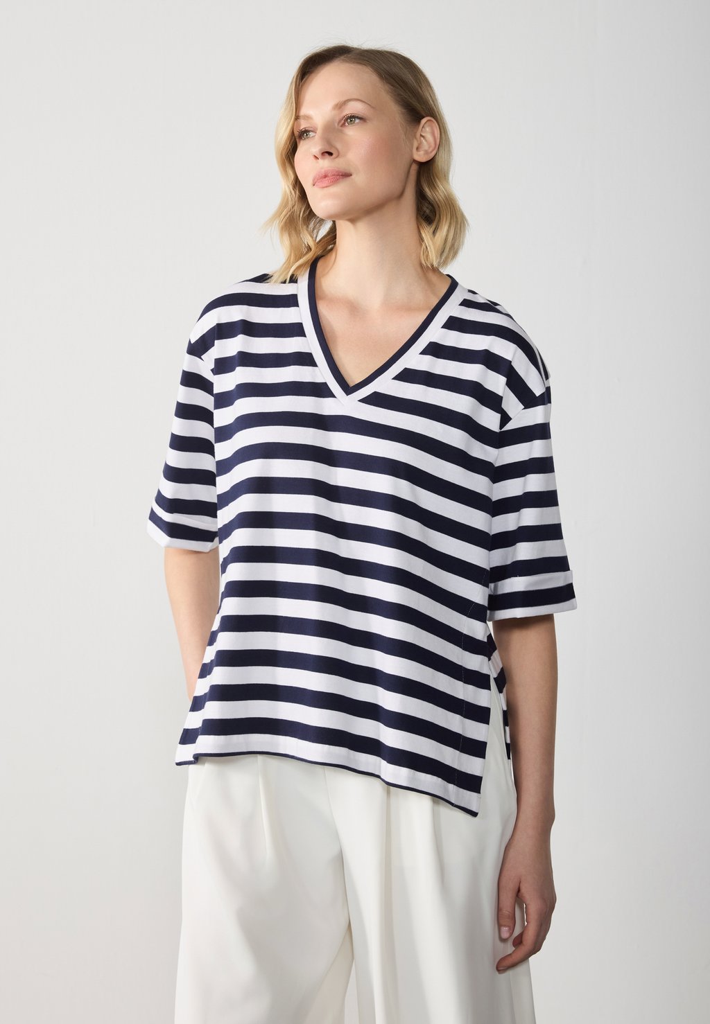 Футболка с принтом Anna Field by Zalando, темно-синий
Футболка с принтом Anna Field by Zalando, темно-синий