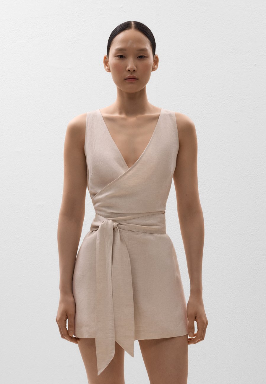 Комбинезон OYSHO SHORT LINEN KNOTTED, Stone
Комбинезон OYSHO SHORT LINEN KNOTTED, Stone