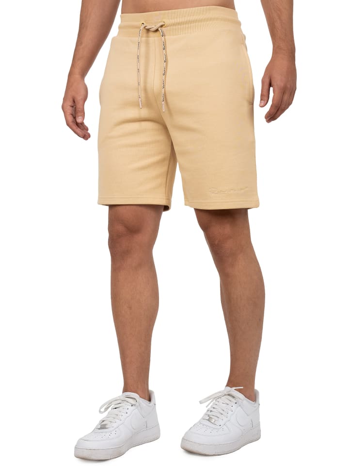 Бежевые шорты Reichstadt
Бежевые шорты Reichstadt