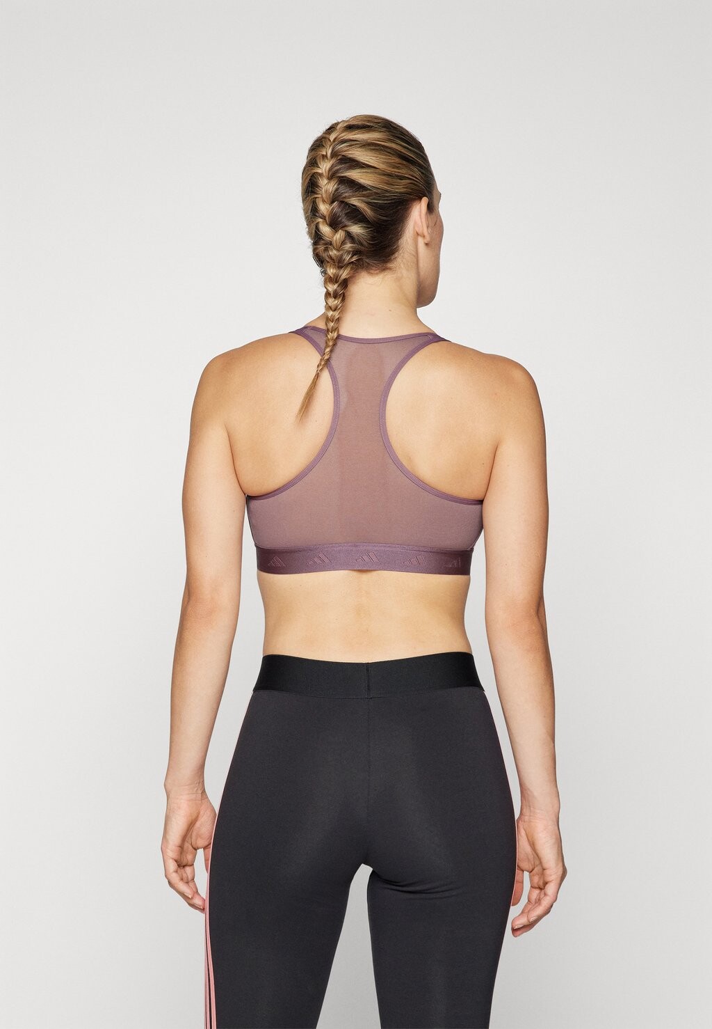 Спортивный бюстгальтер POWER REACT HYPERGLAM adidas, фиолетовый
Спортивный бюстгальтер POWER REACT HYPERGLAM adidas, фиолетовый