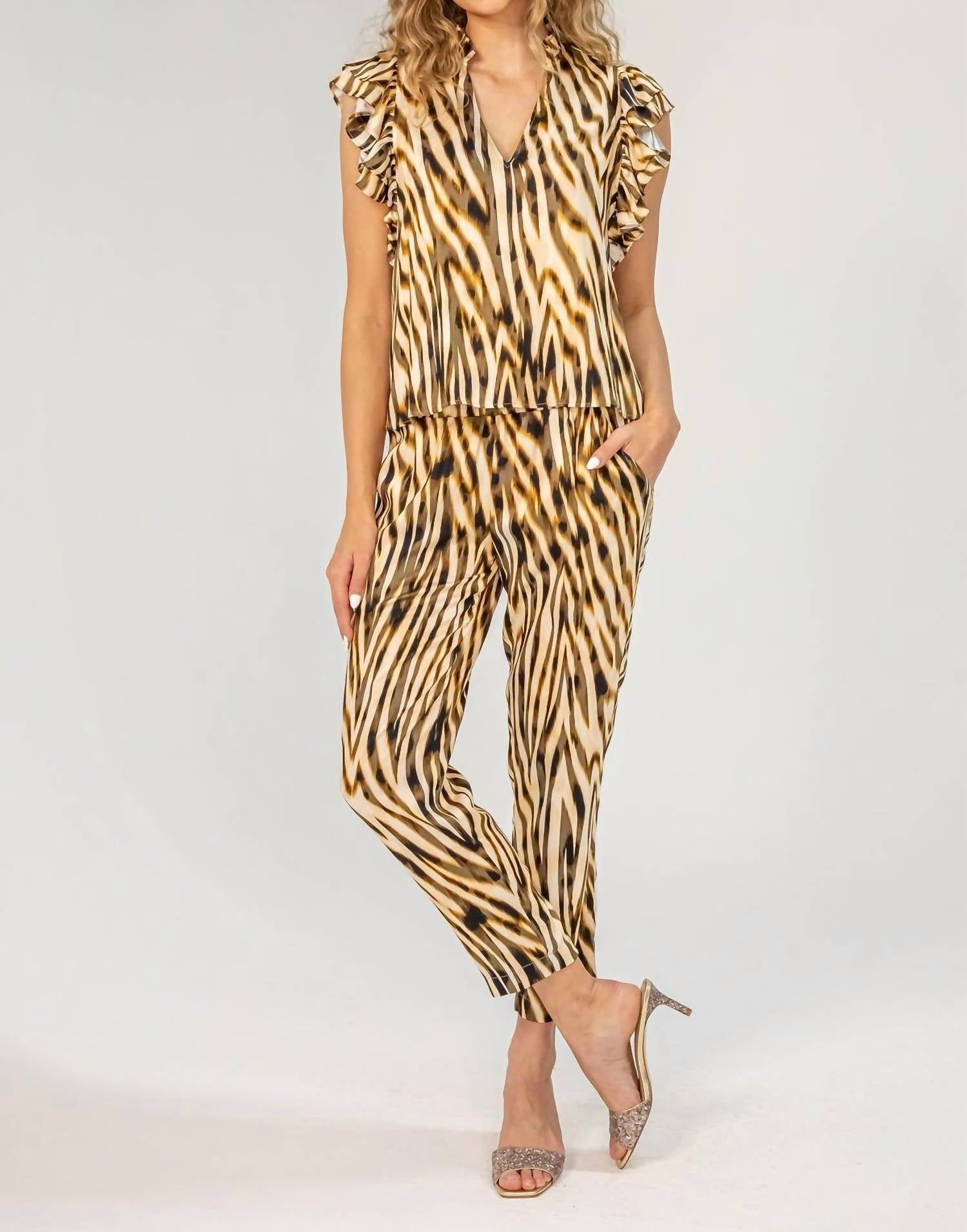 Топ София в коричневом цвете Multi LAVENDER BROWN
Топ София в коричневом цвете Multi LAVENDER BROWN