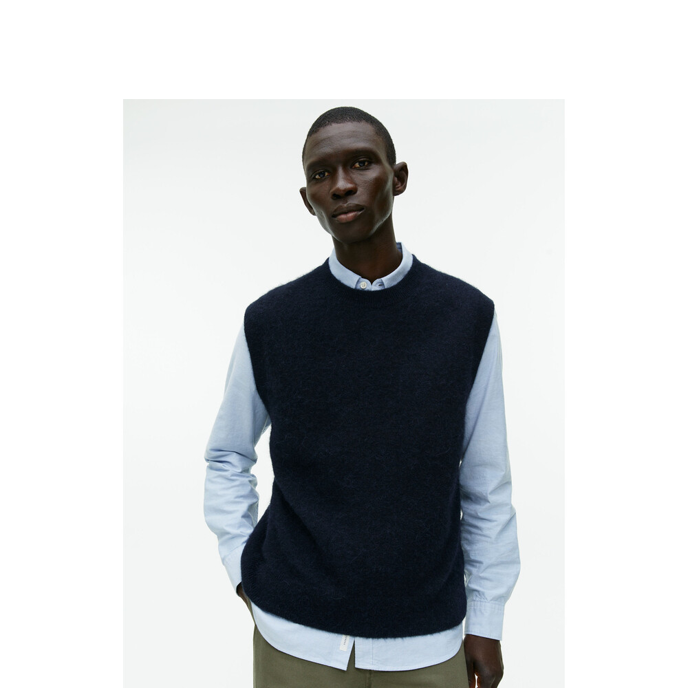 Жилет мужской Arket с круглым вырезом, темно-синий
Жилет мужской Arket с круглым вырезом, темно-синий