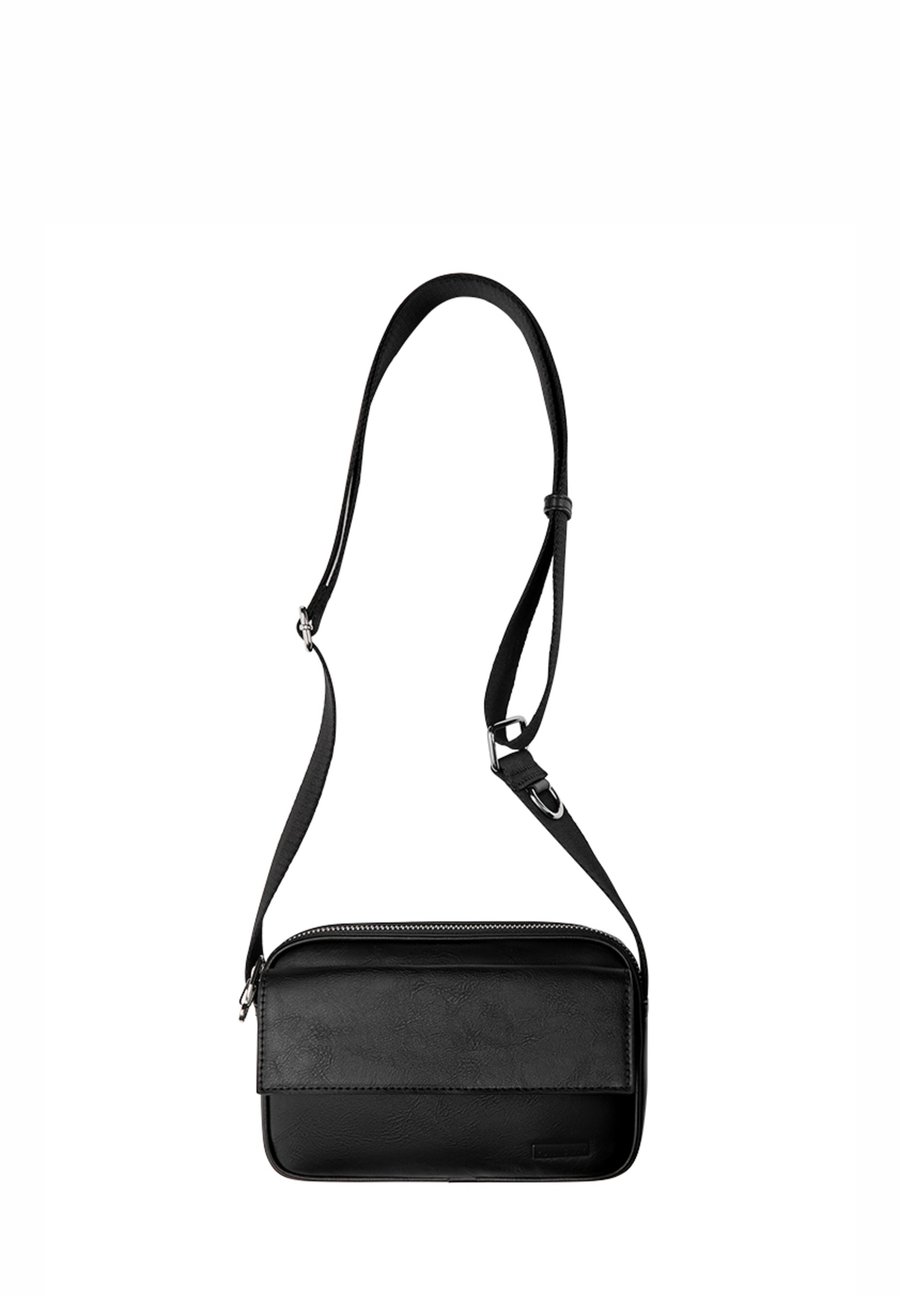 Сумка кросс-боди PULL&BEAR Cross body bag, Black
Сумка кросс-боди PULL&BEAR Cross body bag, Black
