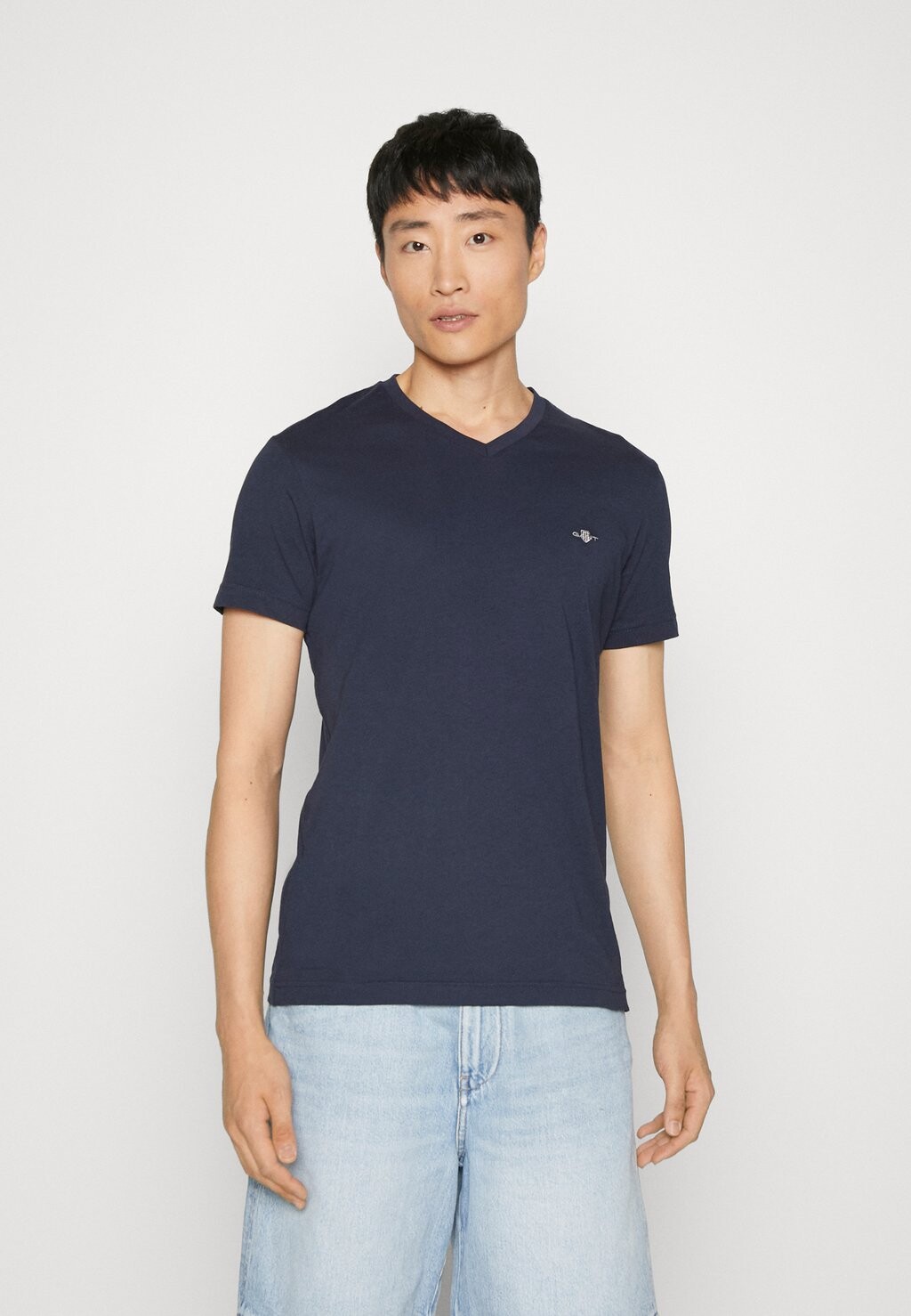 Базовая футболка SLIM SHIELD V-NECK GANT, вечерний синий, Черный, Базовая футболка SLIM SHIELD V-NECK GANT, вечерний синий
Базовая футболка SLIM SHIELD V-NECK GANT, вечерний синий, Черный, Базовая футболка SLIM SHIELD V-NECK GANT, вечерний синий