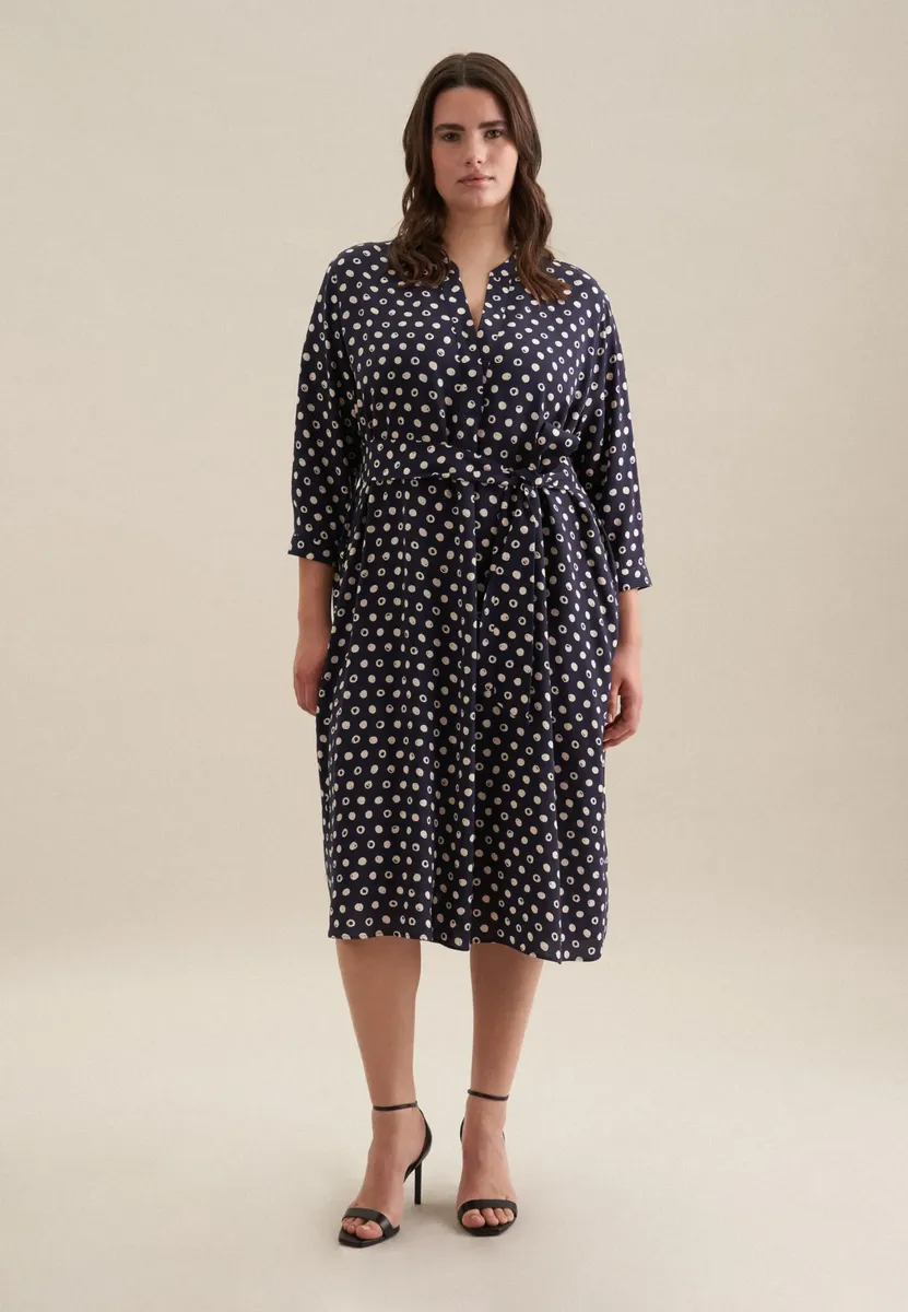 Летнее платье seidensticker "Black Rose", воротник с рукавом 3/4 в горошек, синий
Летнее платье seidensticker "Black Rose", воротник с рукавом 3/4 в горошек, синий