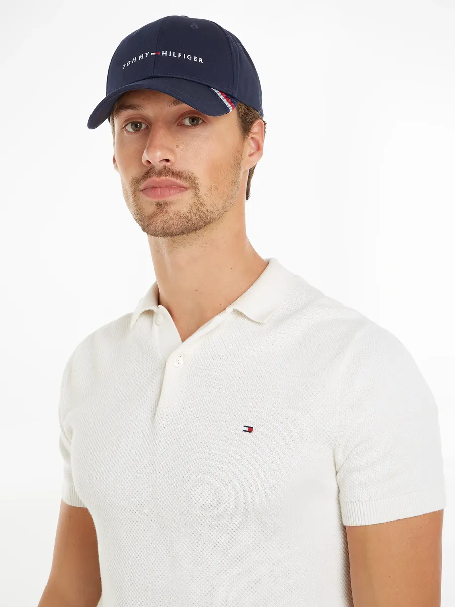 Бейсбольная кепка Tommy Hilfiger "TH FOUNDATION COTTON 6 PANEL CAP" с вышитым логотипом, синий
Бейсбольная кепка Tommy Hilfiger "TH FOUNDATION COTTON 6 PANEL CAP" с вышитым логотипом, синий