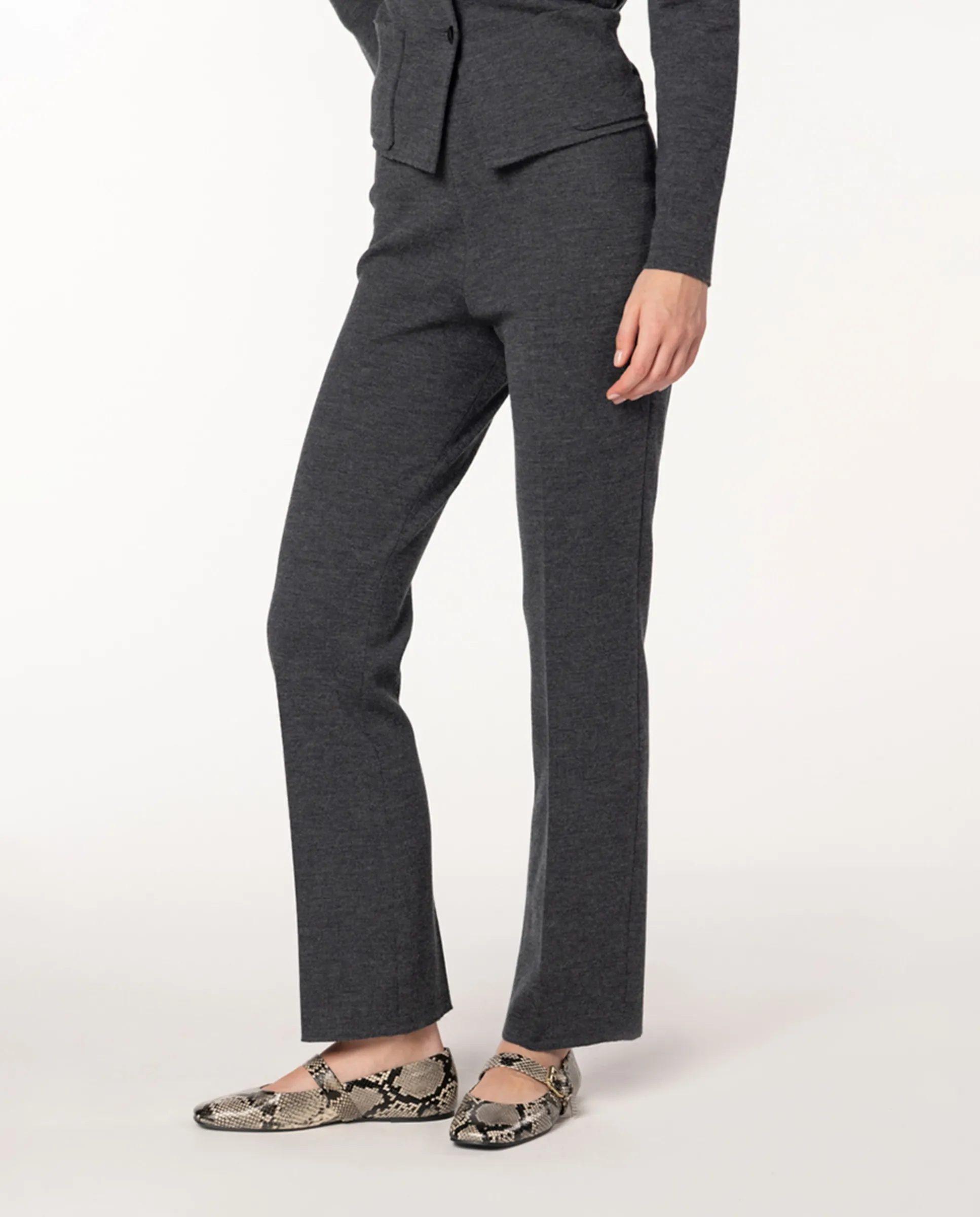 Женские прямые брюки из трикотажа Naulover, темно-серый
Женские прямые брюки из трикотажа Naulover, темно-серый