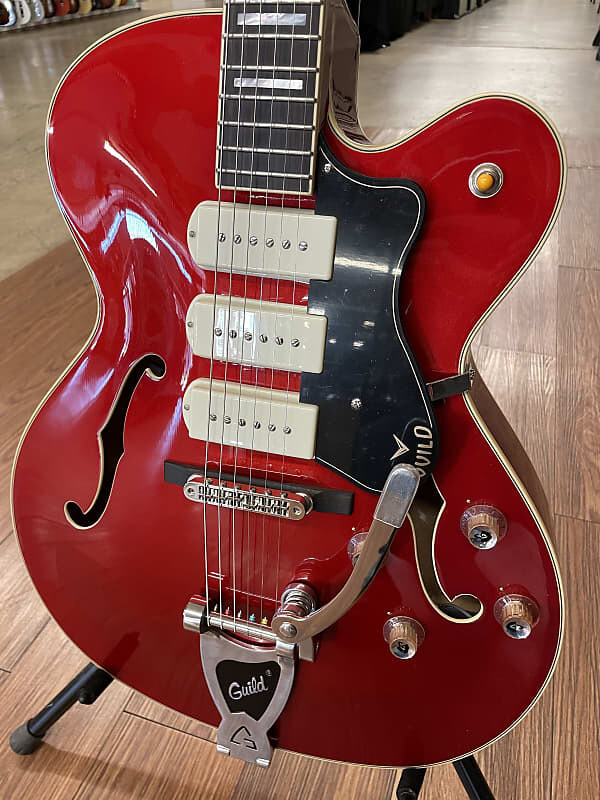 Электрогитара Guild X-350 Stratford Scarlet Red
Электрогитара Guild X-350 Stratford Scarlet Red