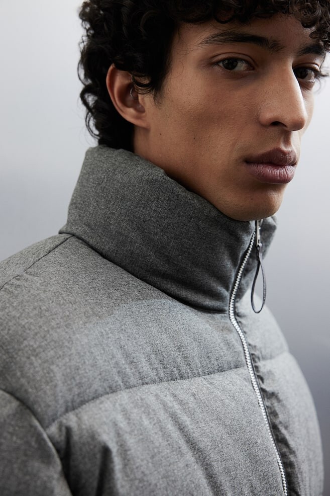 Водоотталкивающий пуховик свободного кроя H&M, серый
Водоотталкивающий пуховик свободного кроя H&M, серый