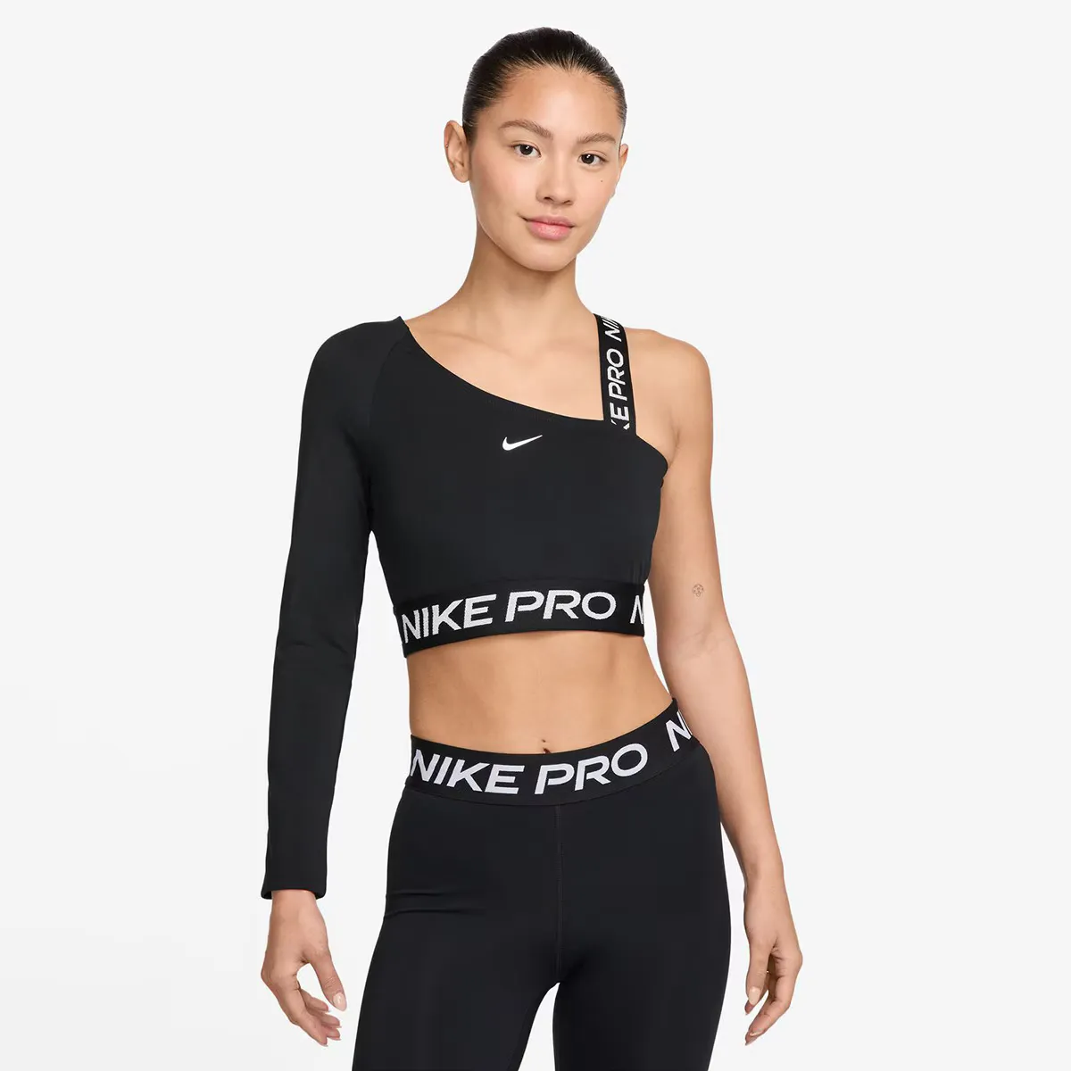 Женская футболка Nike Pro Shine, черный
Женская футболка Nike Pro Shine, черный