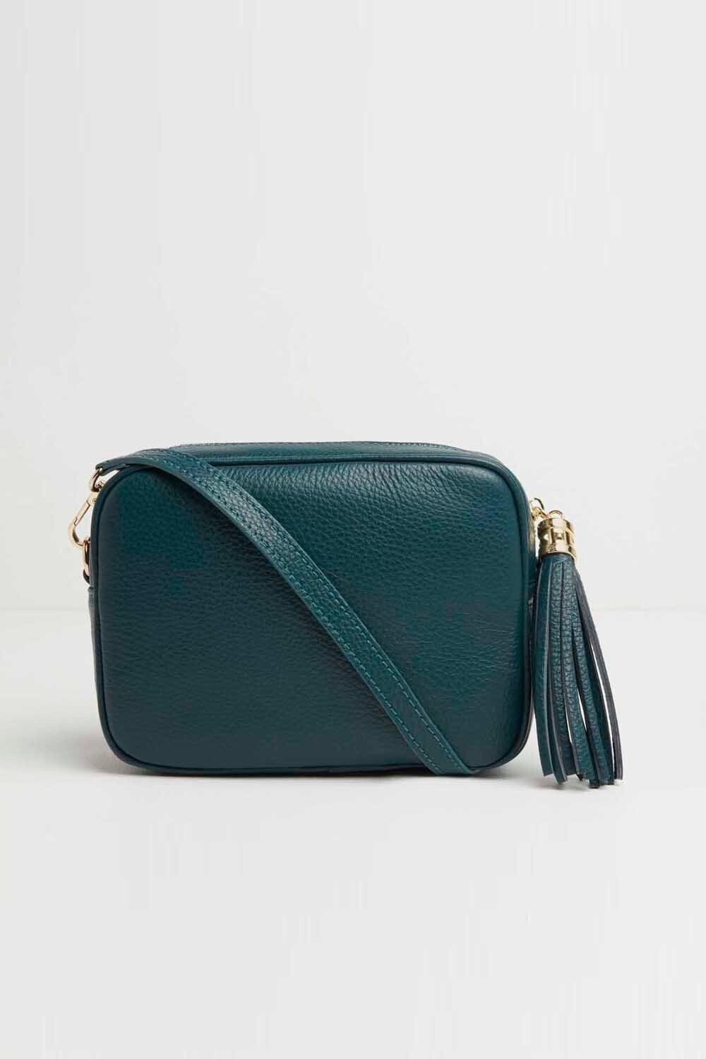 Сумка через плечо "Verona" с кисточками Betsy & Floss, зеленый
Сумка через плечо "Verona" с кисточками Betsy & Floss, зеленый